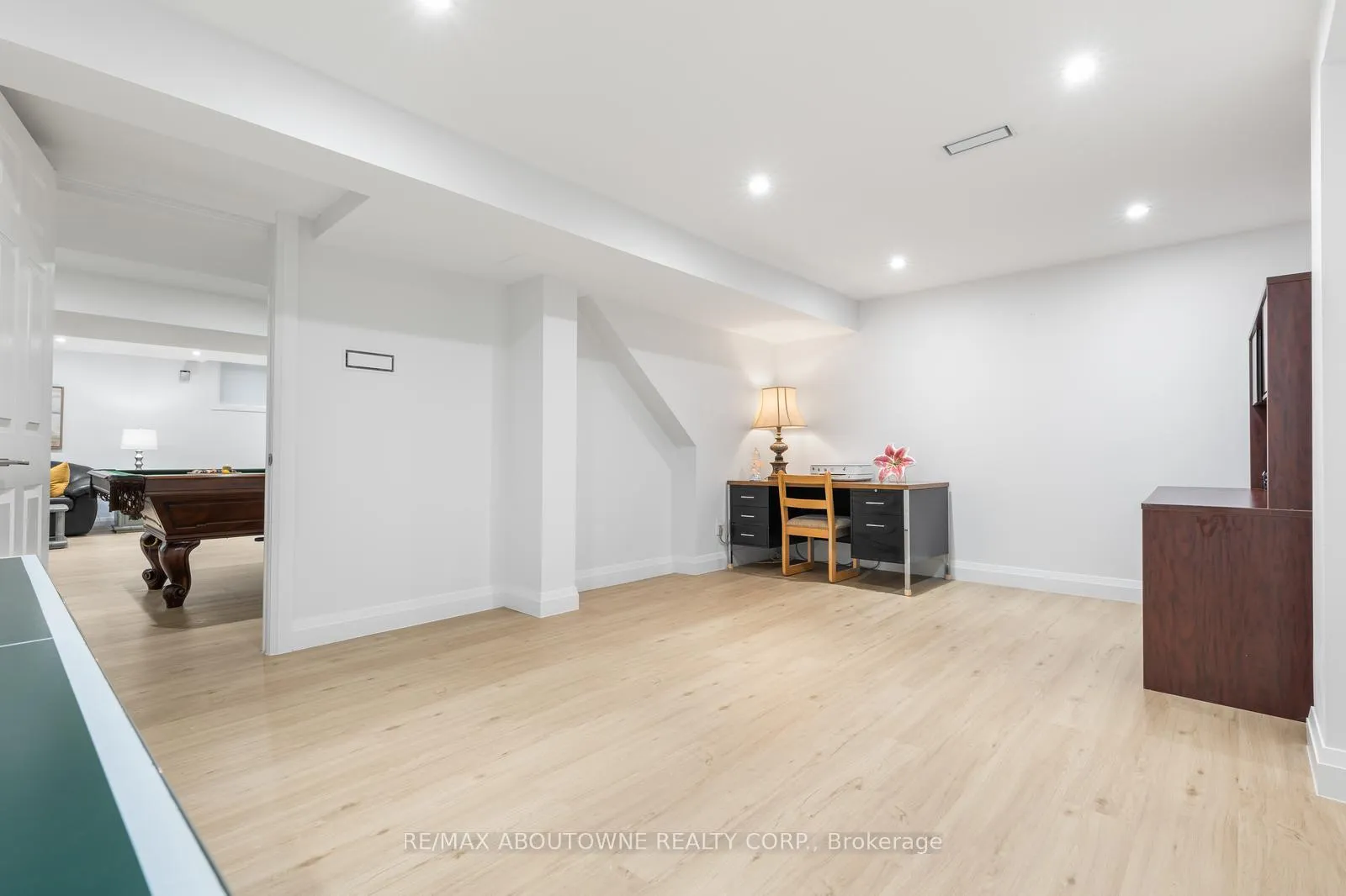 Photo 40 of 1324 Birchcliff Drive, Oakville, Glen Abbey — HOMEH