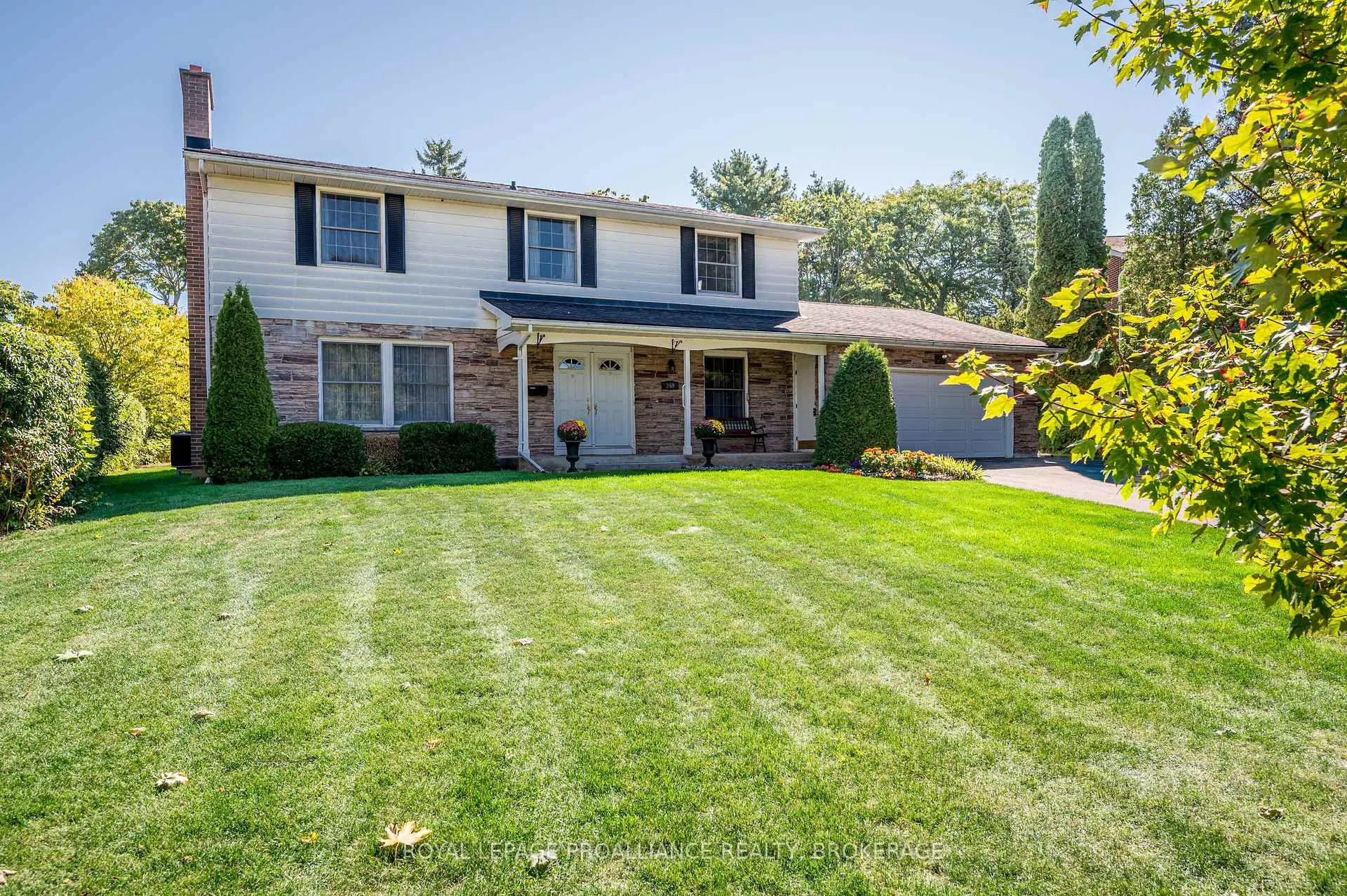 Photo 3 of 259 Fairway Hill Crescent, Kingston, Central City West — HOMEH