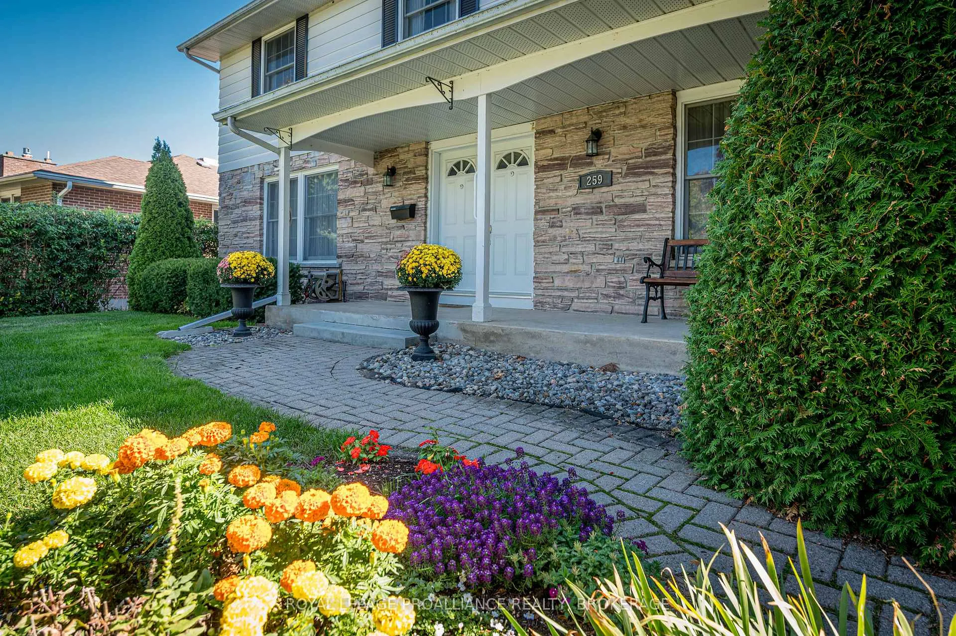 Photo 4 of 259 Fairway Hill Crescent, Kingston, Central City West — HOMEH
