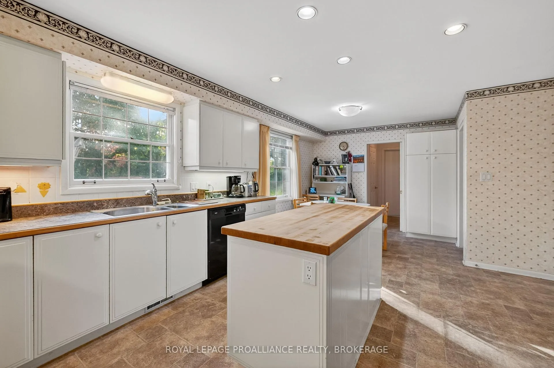 Photo 13 of 259 Fairway Hill Crescent, Kingston, Central City West — HOMEH