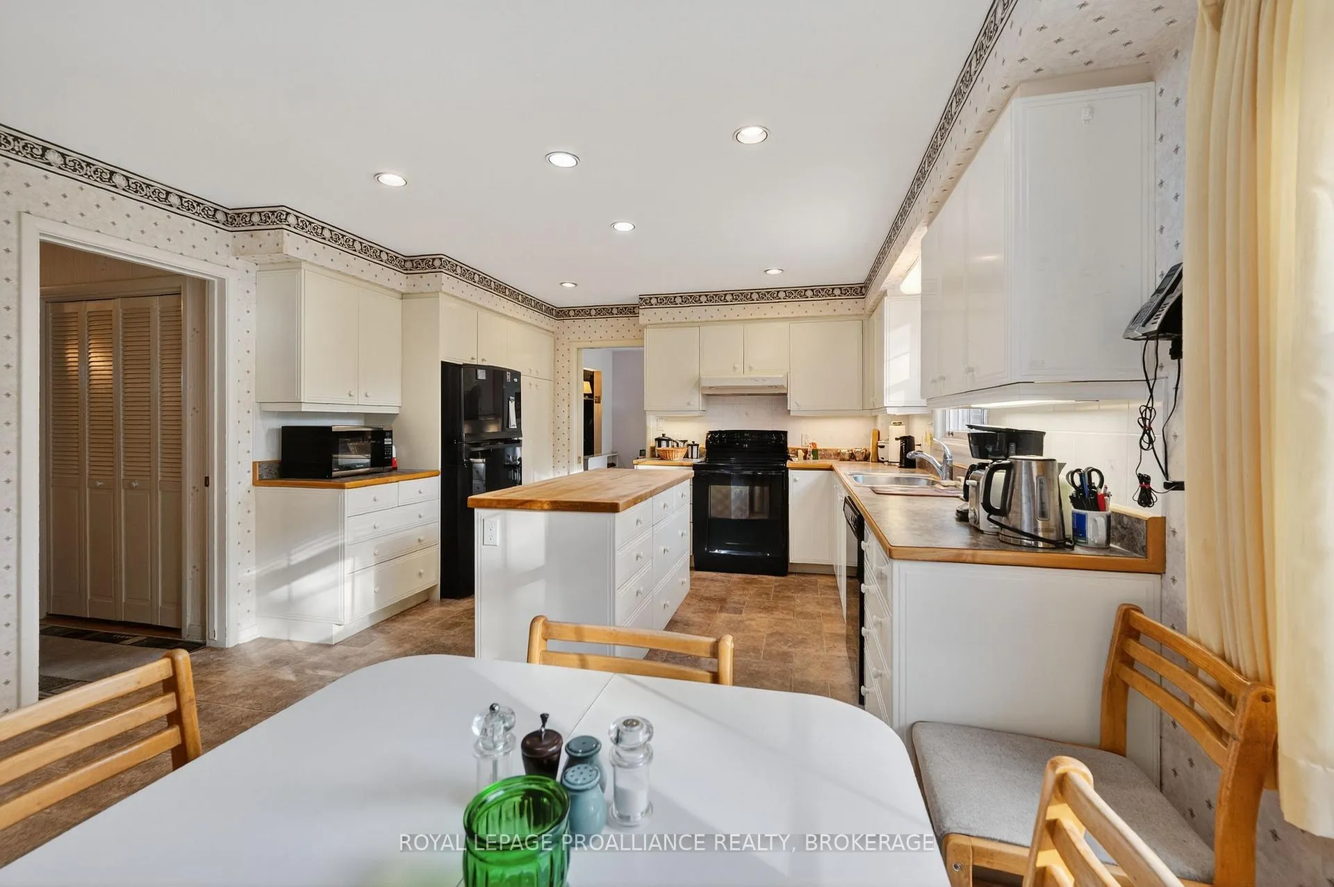 Photo 16 of 259 Fairway Hill Crescent, Kingston, Central City West — HOMEH