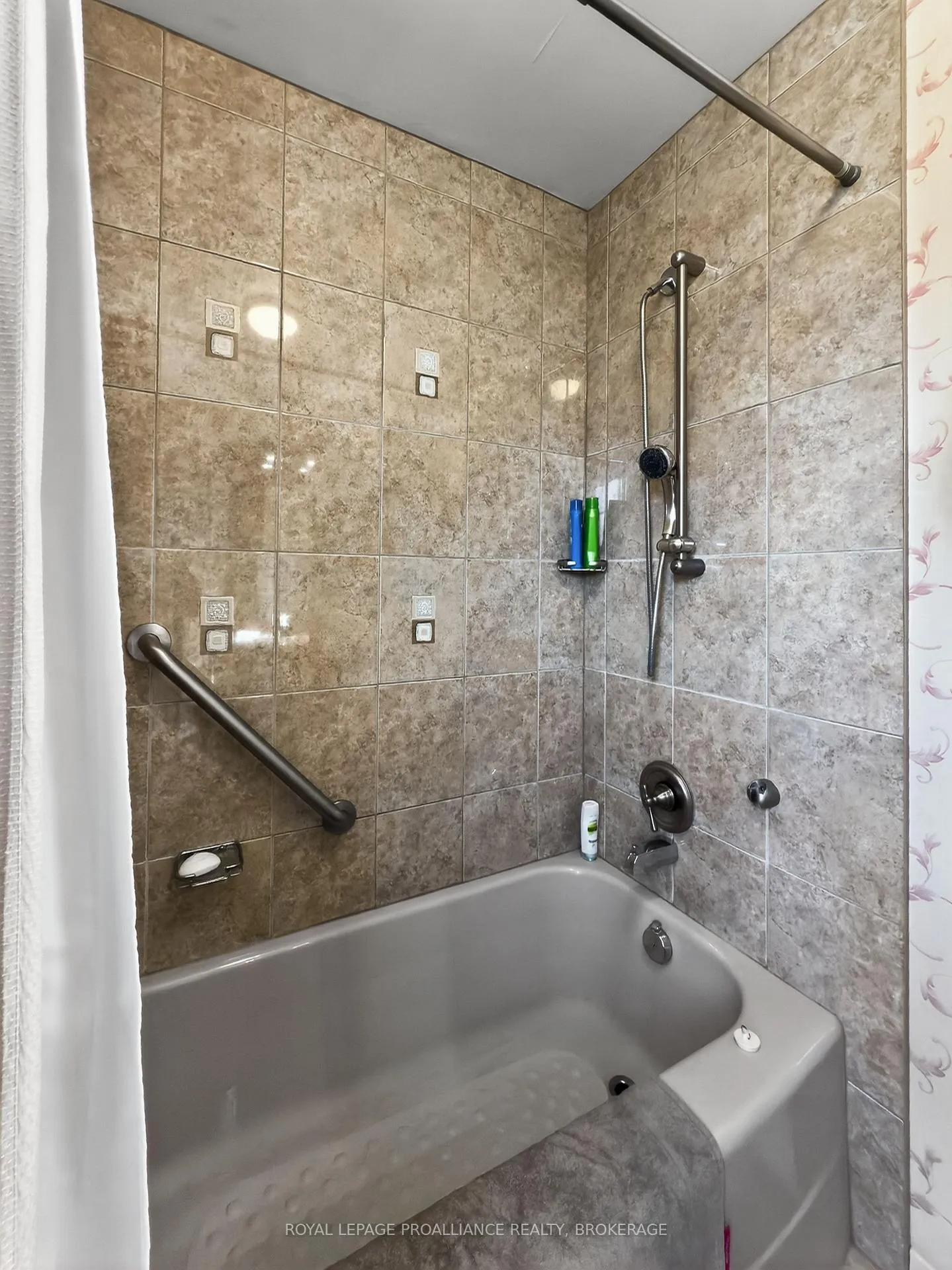Photo 34 of 259 Fairway Hill Crescent, Kingston, Central City West — HOMEH
