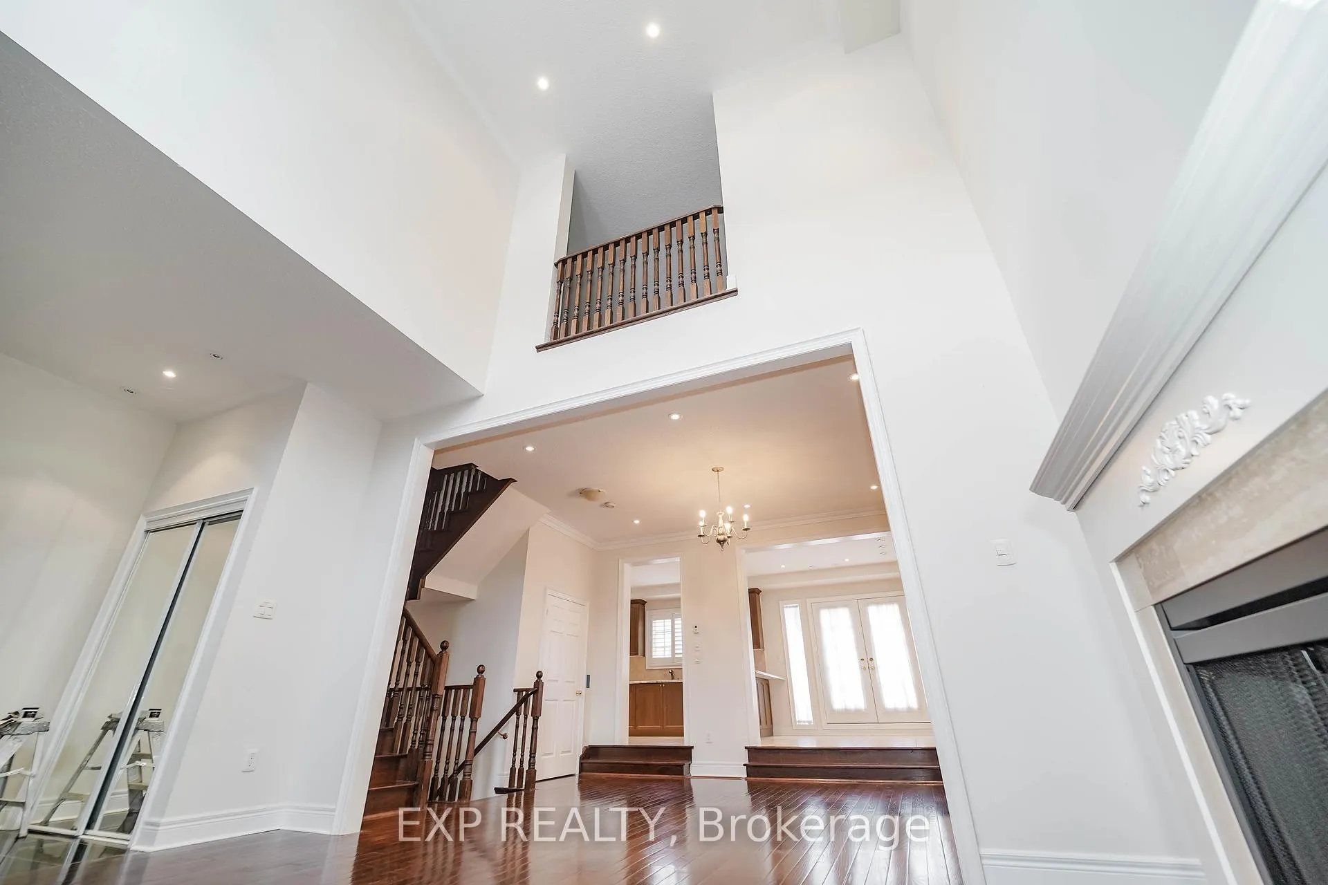 Photo 5 of 34 Bonnycastle Road, Markham, Unionville — HOMEH