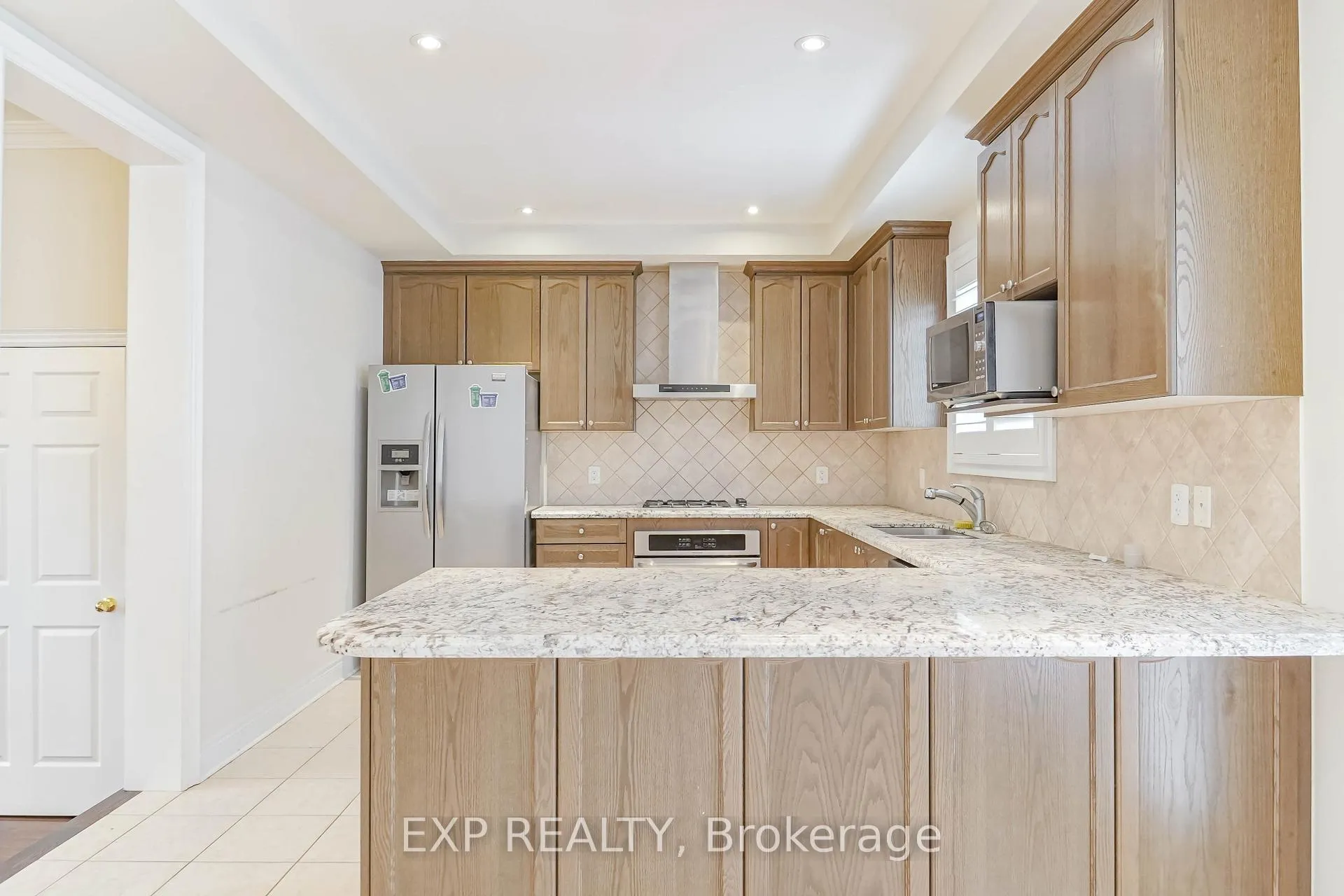 Photo 7 of 34 Bonnycastle Road, Markham, Unionville — HOMEH