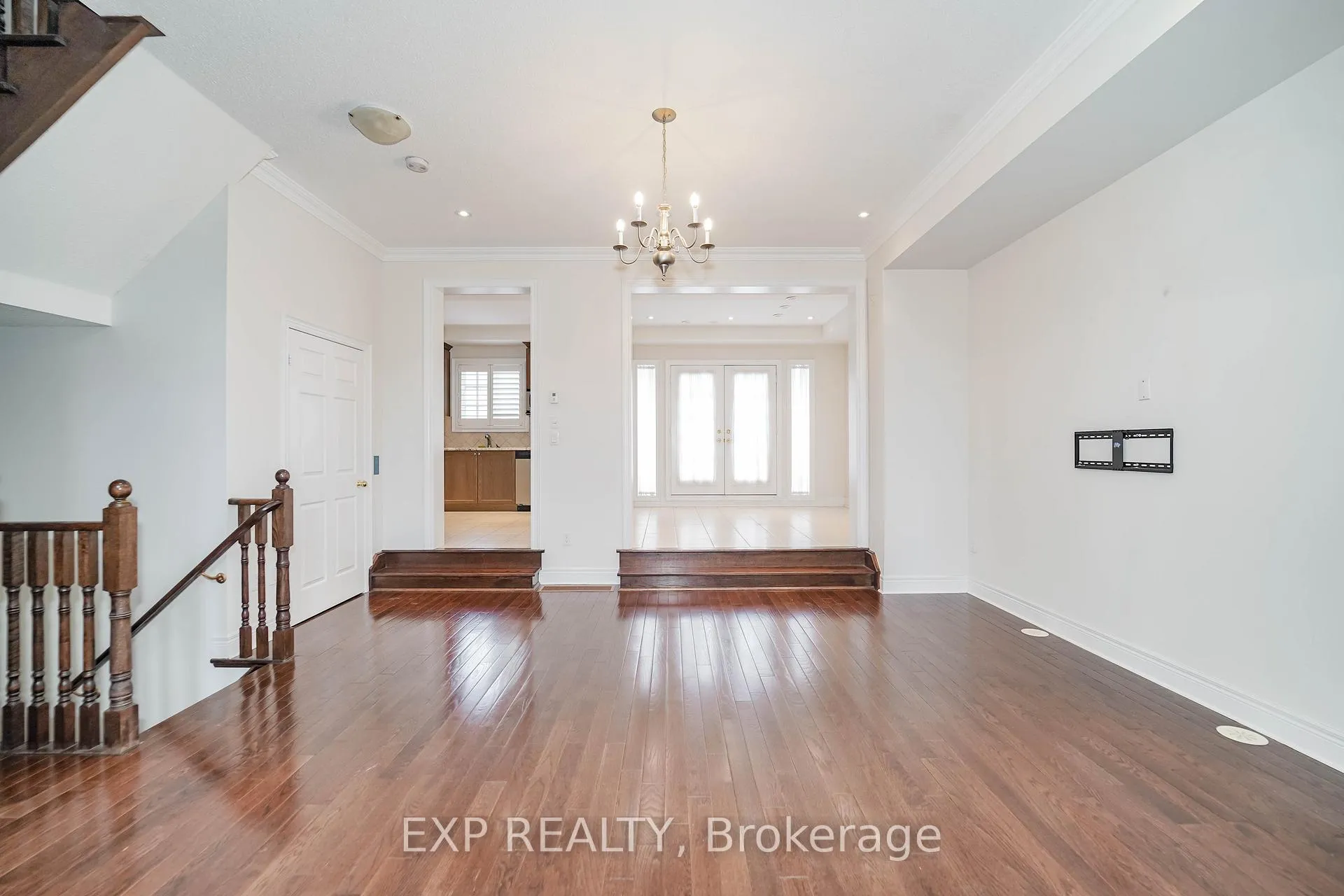 Photo 9 of 34 Bonnycastle Road, Markham, Unionville — HOMEH