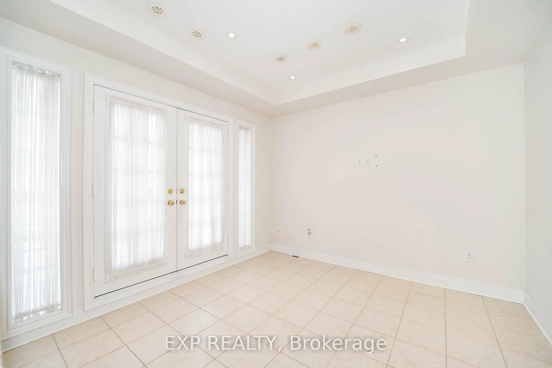Photo 14 of 34 Bonnycastle Road, Markham, Unionville — HOMEH