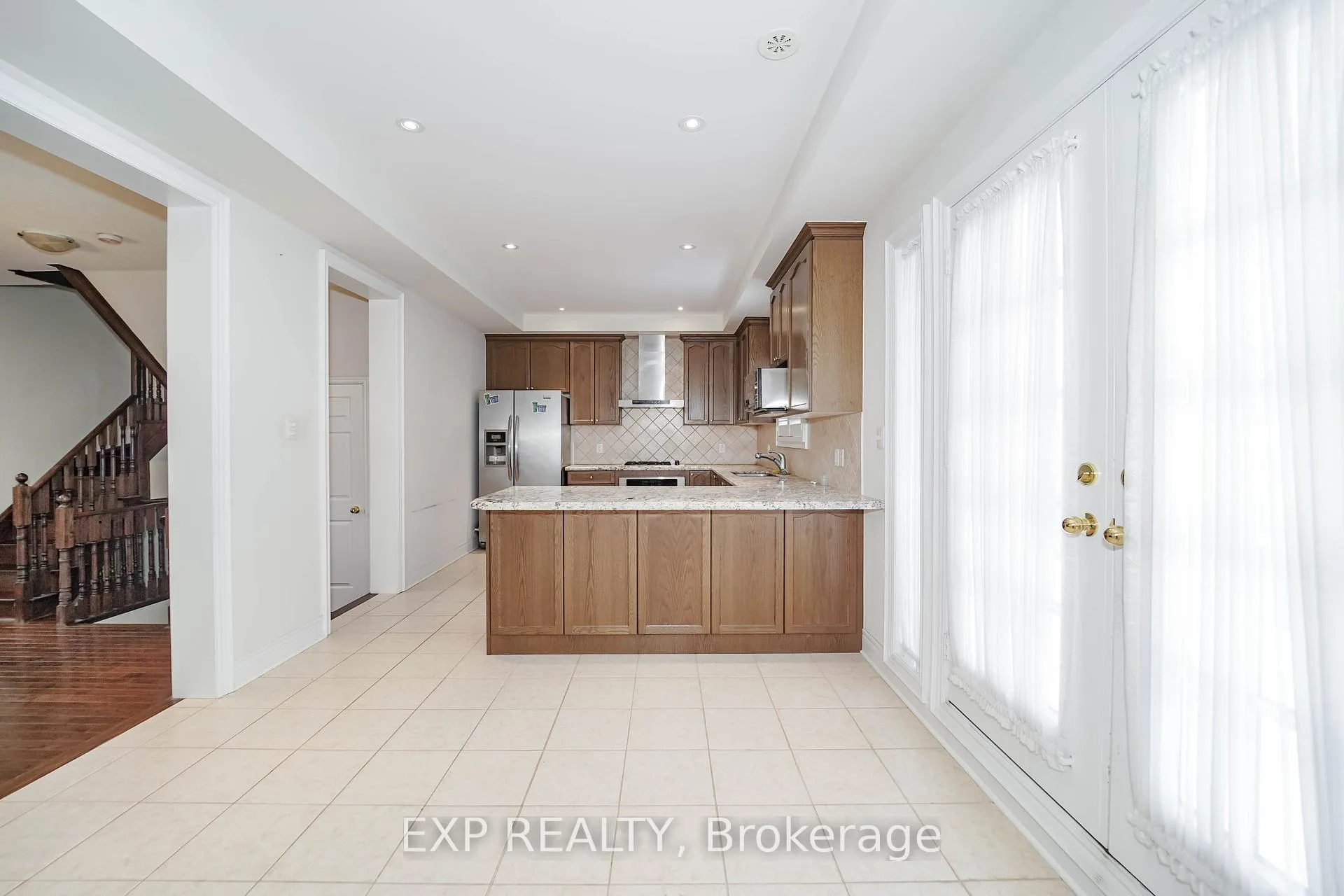 Photo 15 of 34 Bonnycastle Road, Markham, Unionville — HOMEH
