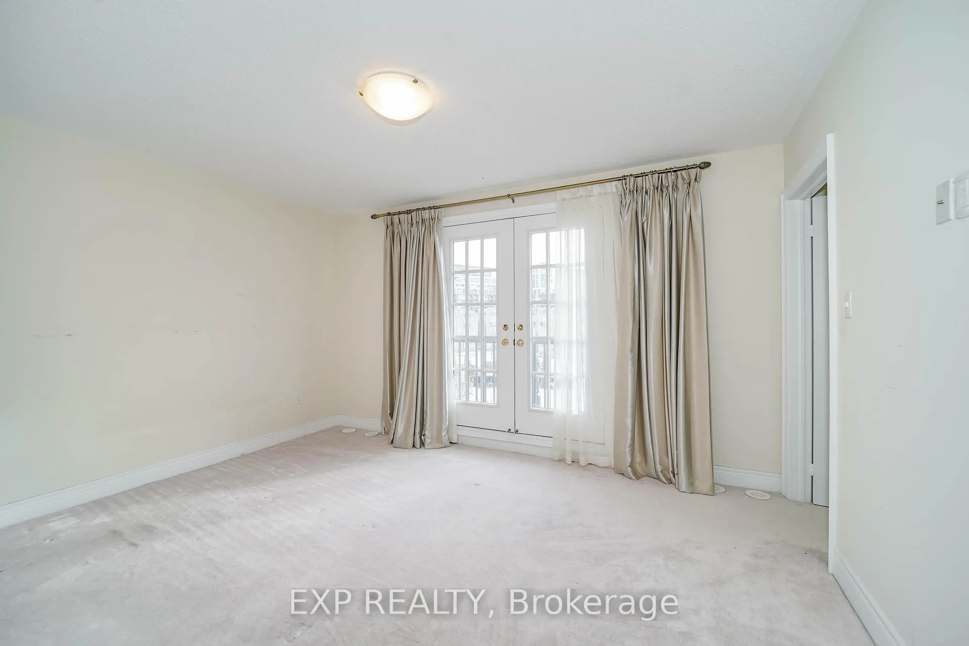 Photo 16 of 34 Bonnycastle Road, Markham, Unionville — HOMEH