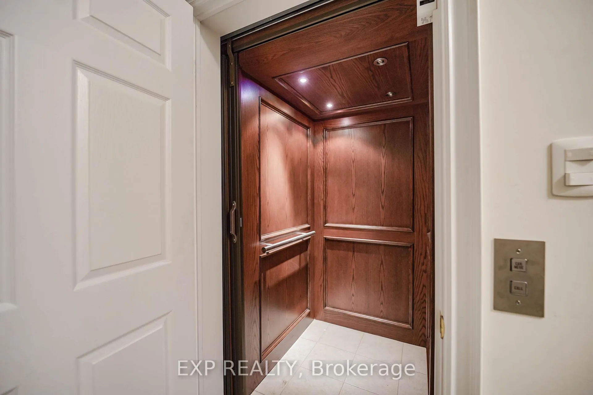 Photo 18 of 34 Bonnycastle Road, Markham, Unionville — HOMEH