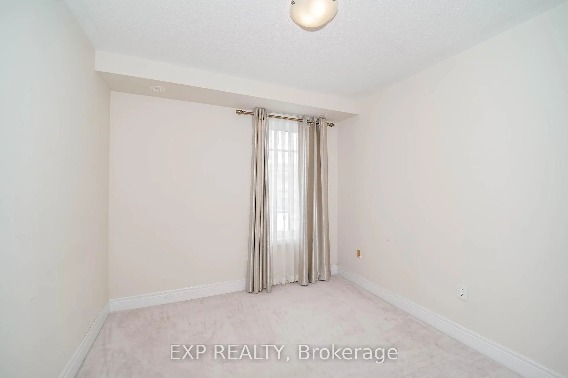 Photo 26 of 34 Bonnycastle Road, Markham, Unionville — HOMEH