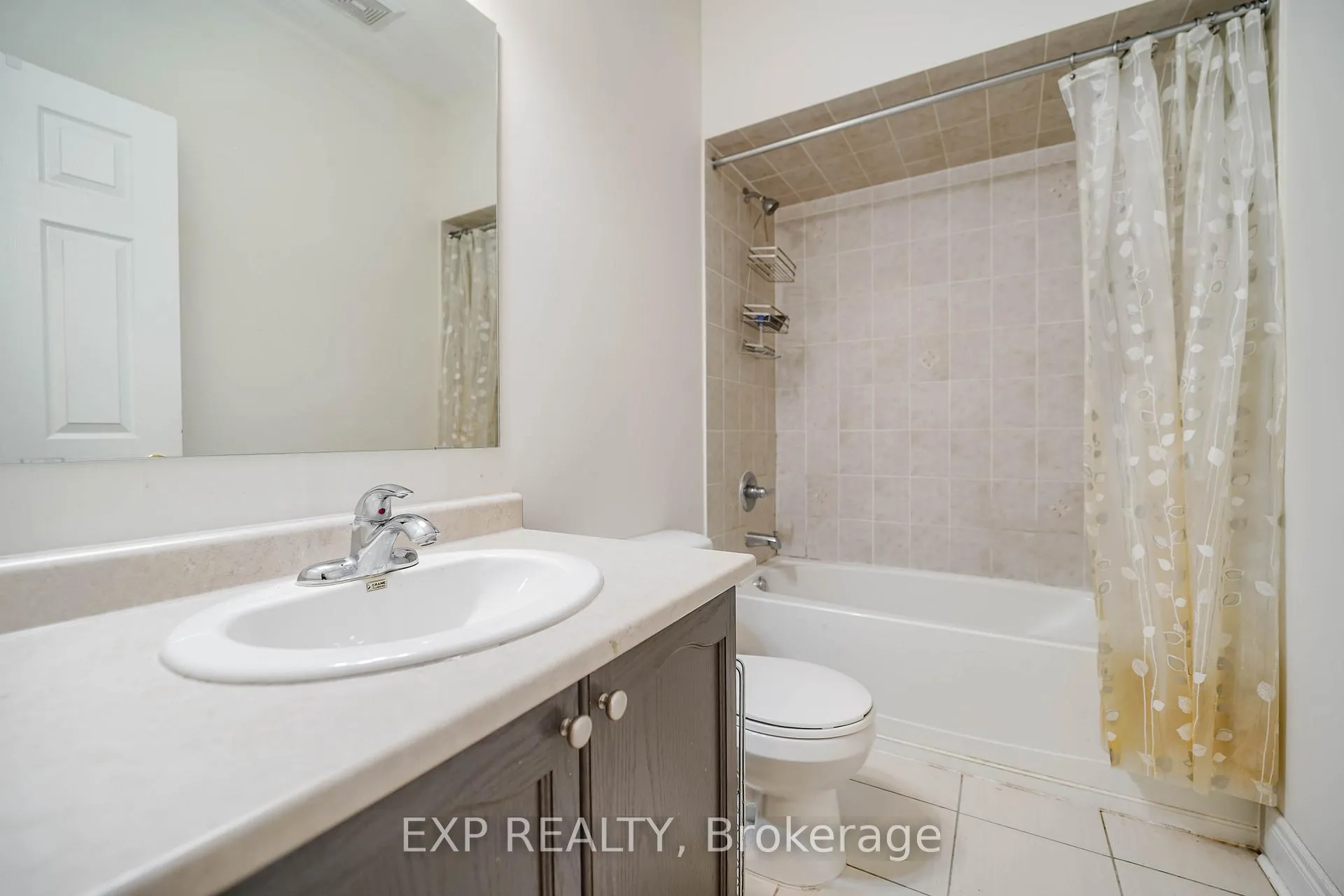 Photo 33 of 34 Bonnycastle Road, Markham, Unionville — HOMEH