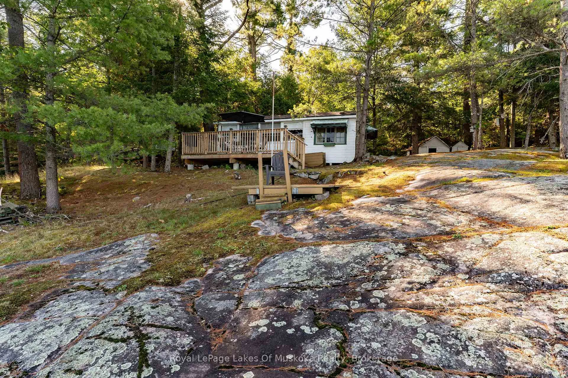 Photo 2 of 1010 Tara Lane, Gravenhurst, Wood (Gravenhurst) — HOMEH
