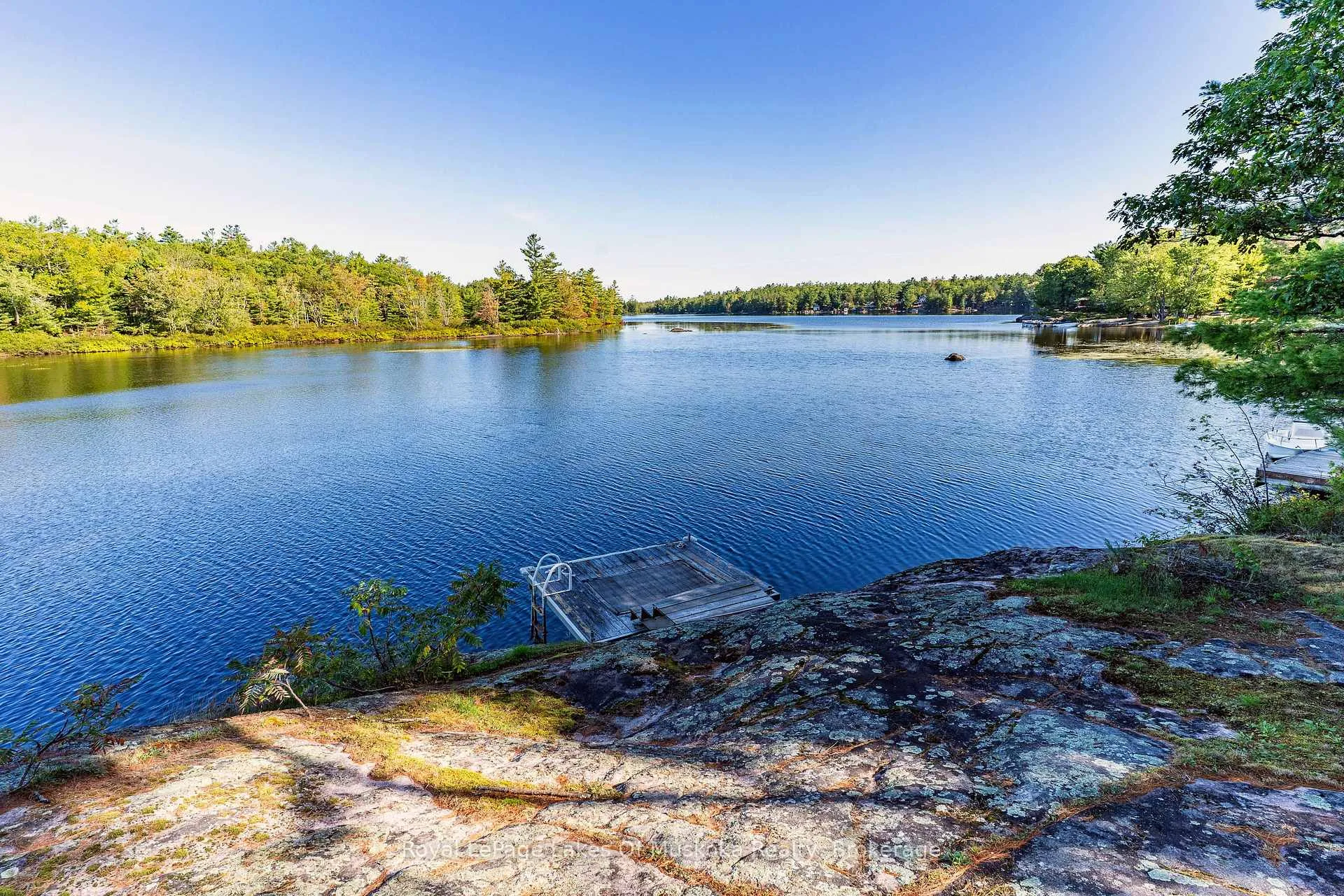 Photo 3 of 1010 Tara Lane, Gravenhurst, Wood (Gravenhurst) — HOMEH