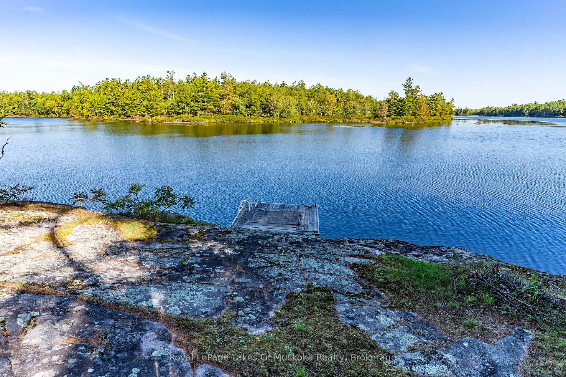 Photo 6 of 1010 Tara Lane, Gravenhurst, Wood (Gravenhurst) — HOMEH