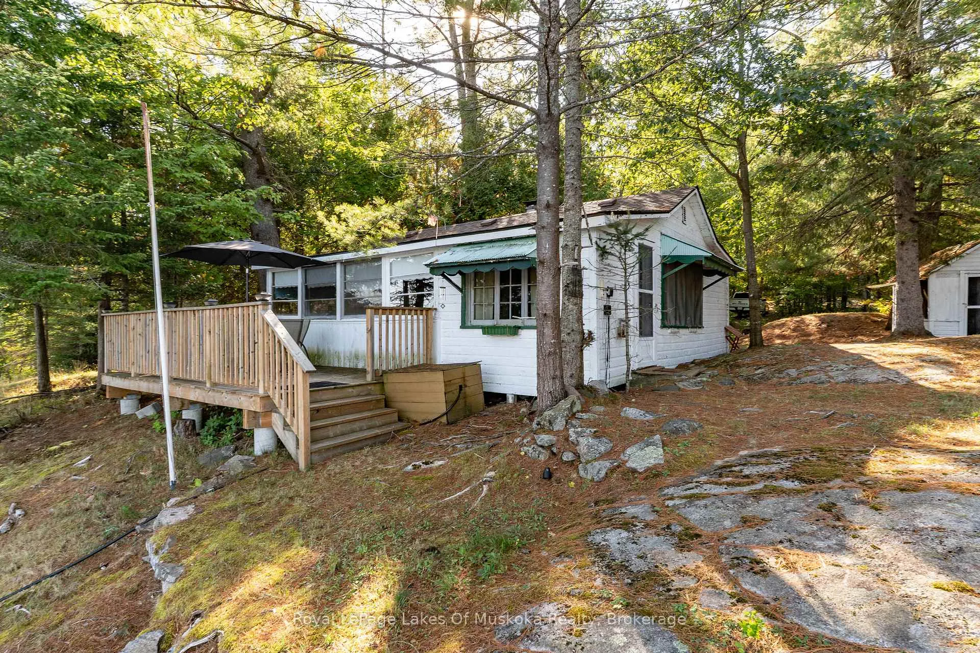 Photo 8 of 1010 Tara Lane, Gravenhurst, Wood (Gravenhurst) — HOMEH