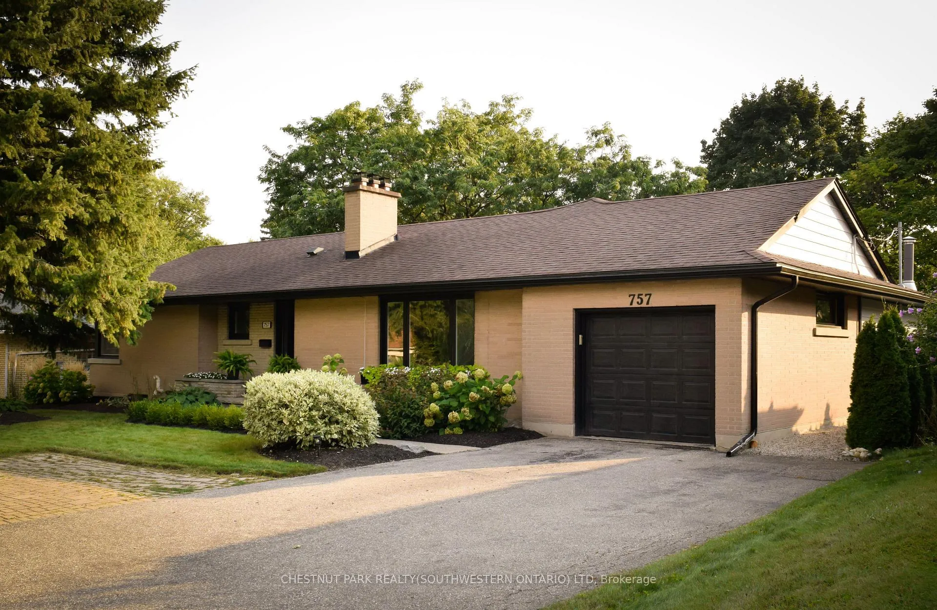Photo 2 of 757 Westmount Road W, Kitchener, Westmount - Kitchener — HOMEH