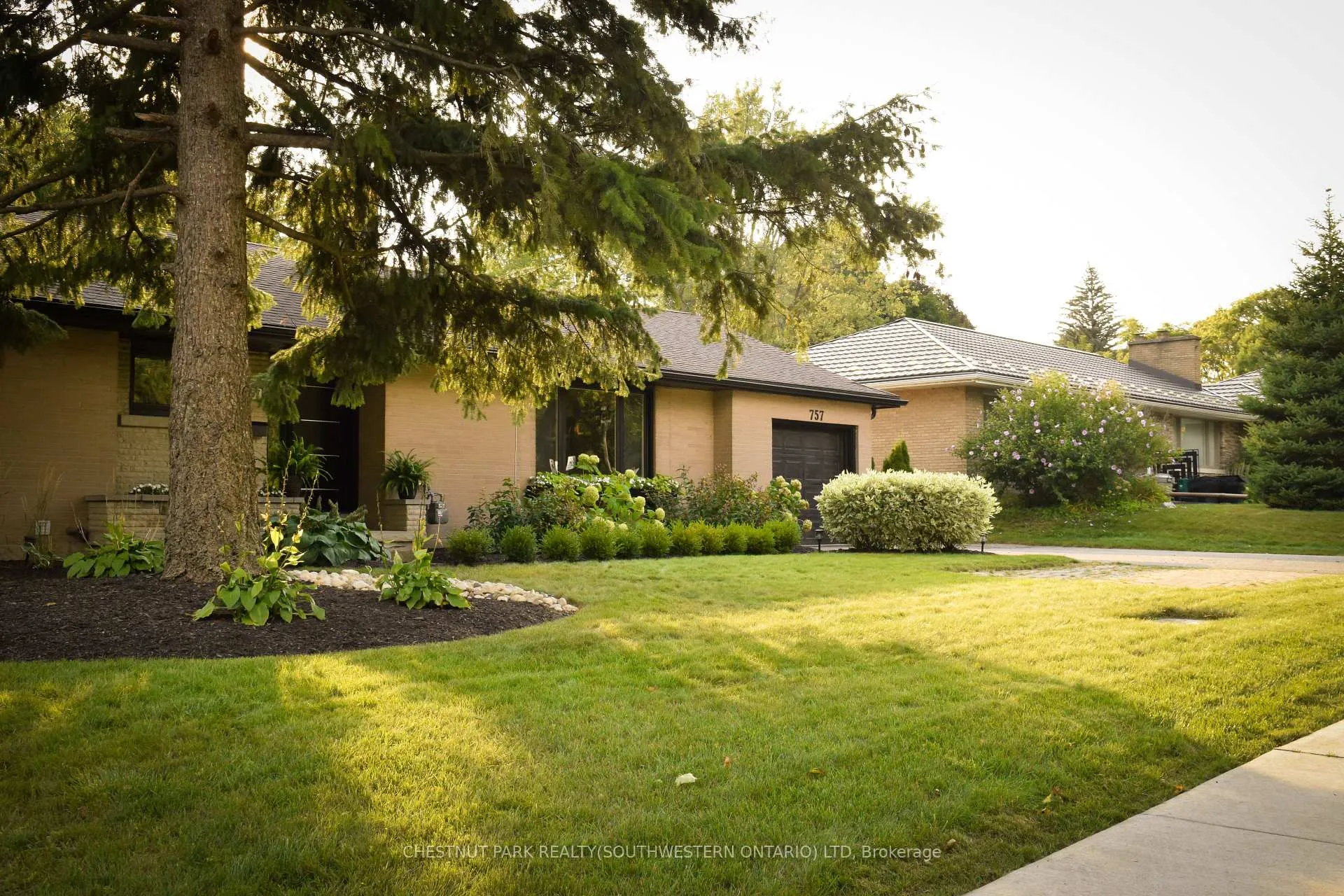 Photo 3 of 757 Westmount Road W, Kitchener, Westmount - Kitchener — HOMEH