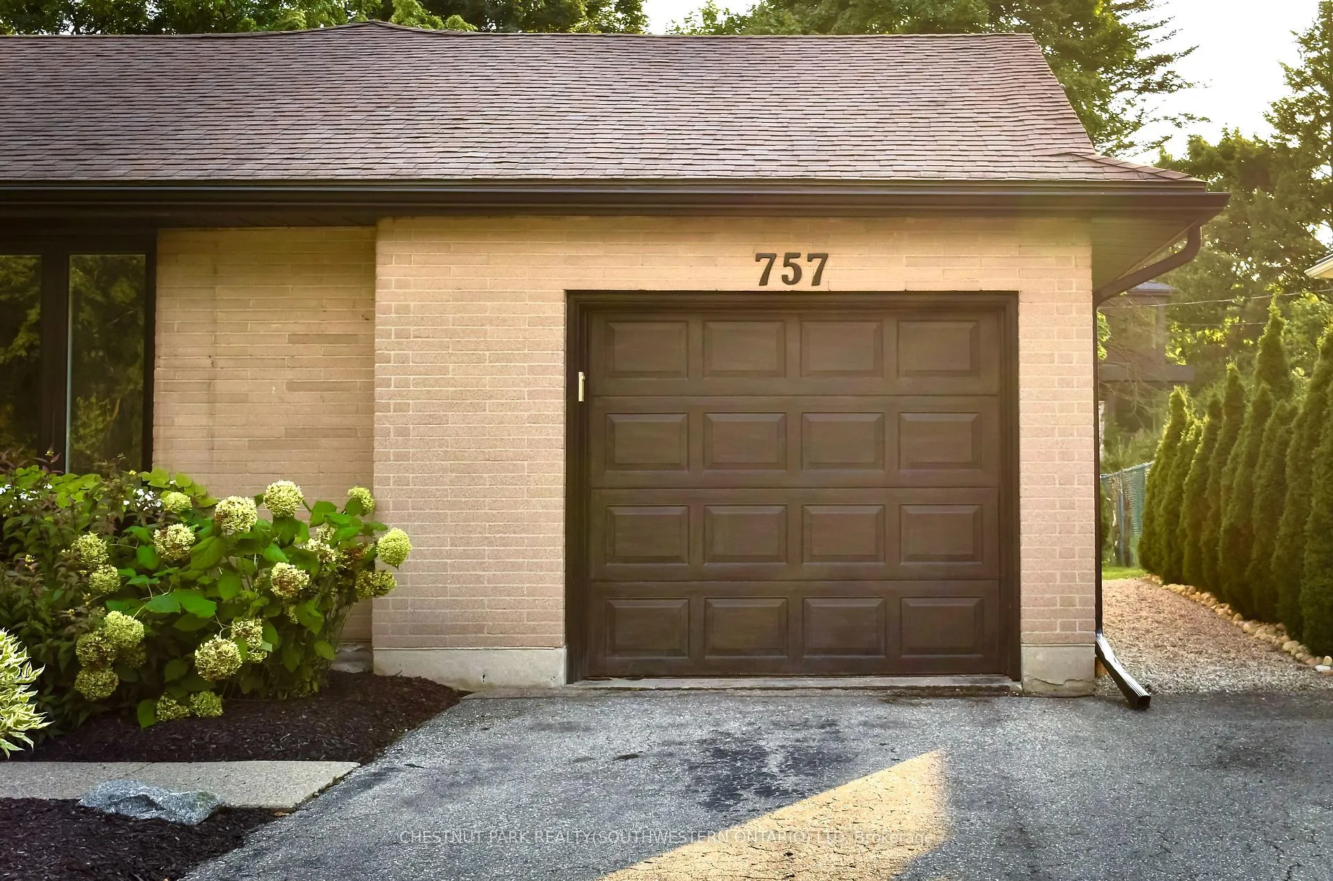Photo 4 of 757 Westmount Road W, Kitchener, Westmount - Kitchener — HOMEH