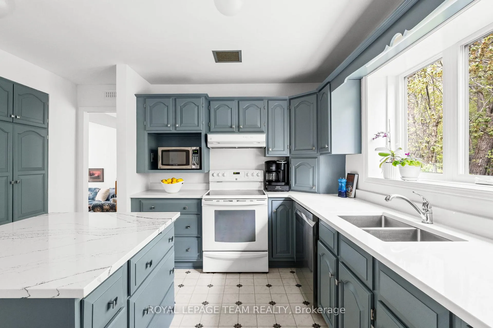 Photo 9 of 5517 Cedar Drive, Ottawa, Manotick East to Manotick Station — HOMEH