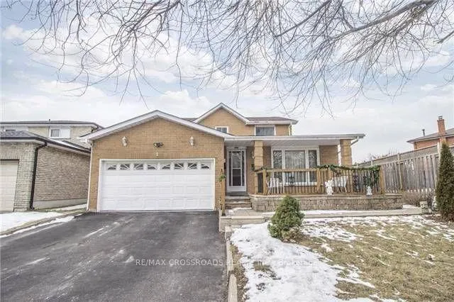 Photo 1 of 2 Hampstead Court, Markham, Milliken Mills East — HOMEH