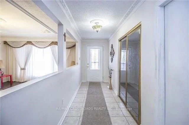 Photo 2 of 2 Hampstead Court, Markham, Milliken Mills East — HOMEH