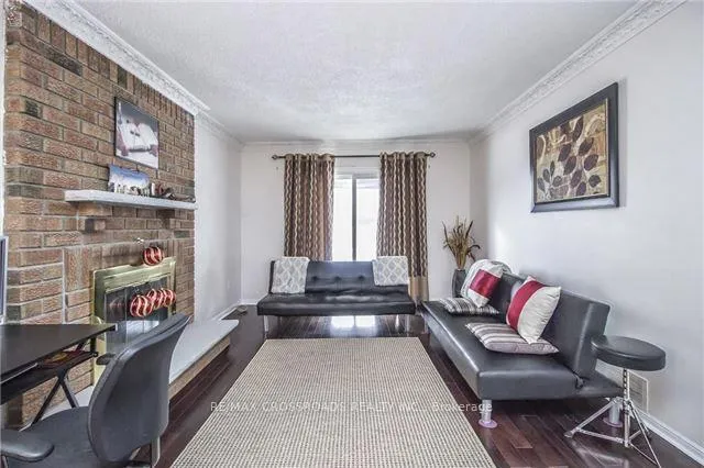 Photo 5 of 2 Hampstead Court, Markham, Milliken Mills East — HOMEH