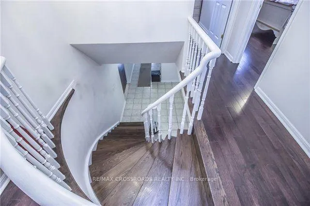 Photo 7 of 2 Hampstead Court, Markham, Milliken Mills East — HOMEH