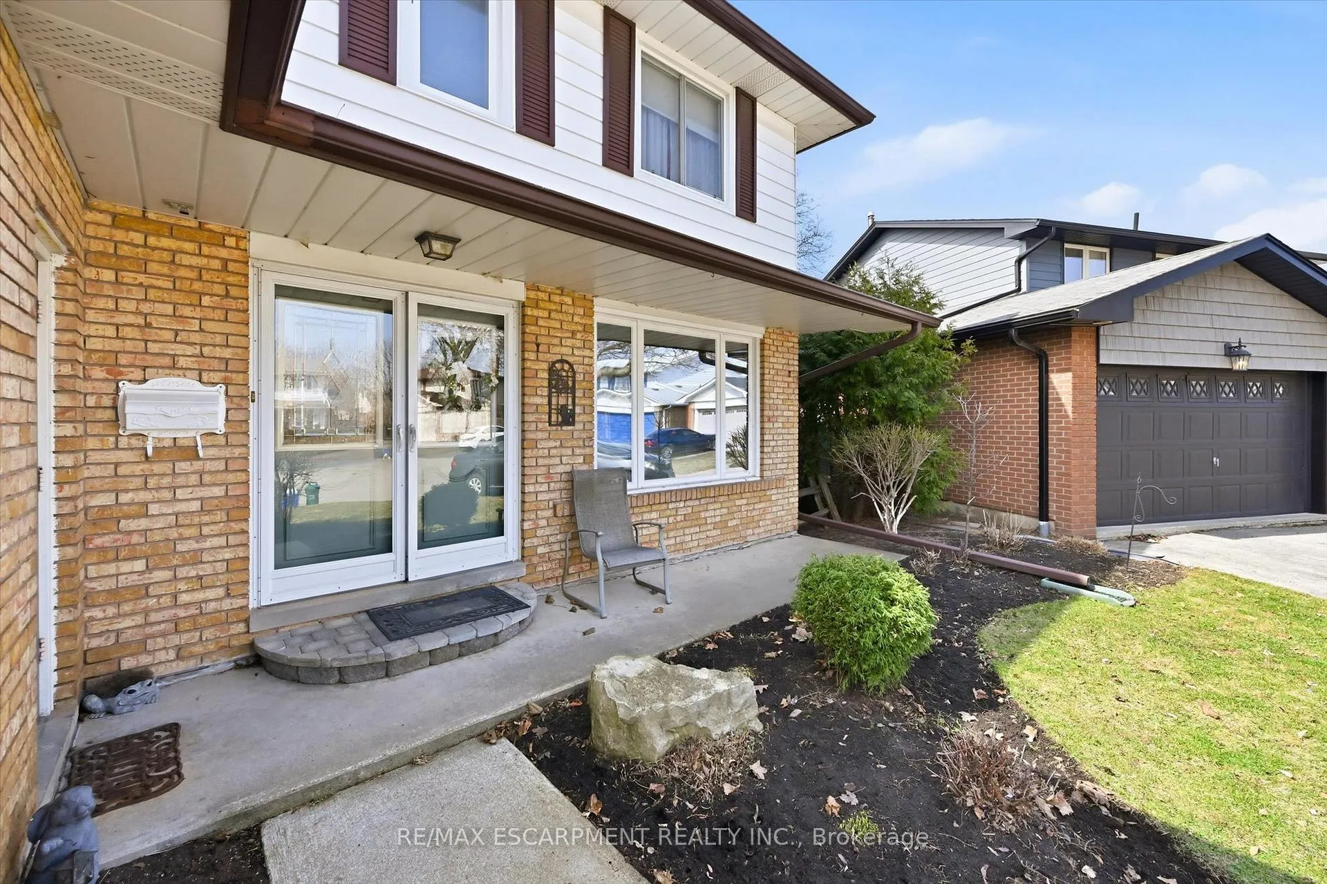 Photo 4 of 478 Featherstone Court, Burlington, Shoreacres — HOMEH