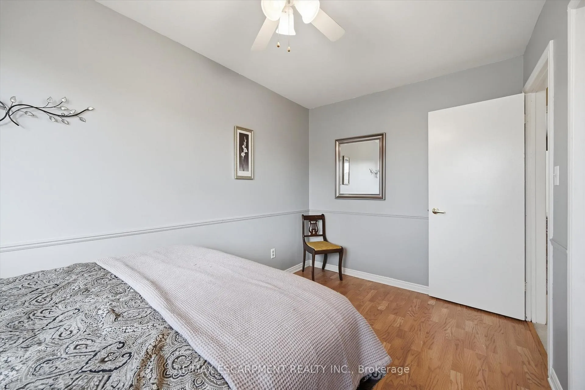 Photo 33 of 478 Featherstone Court, Burlington, Shoreacres — HOMEH