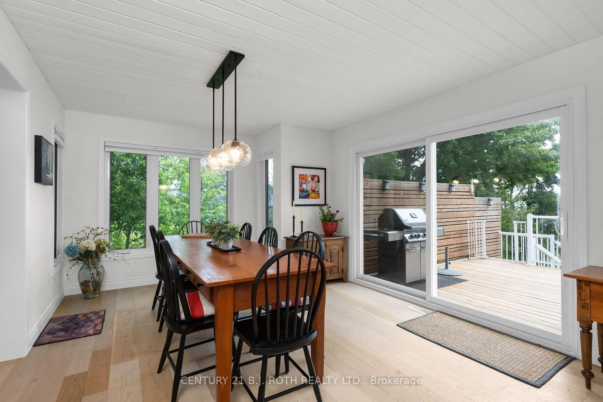 Photo 10 of 95 lakeshore Road E, Oro-Medonte, Rural Oro-Medonte — HOMEH
