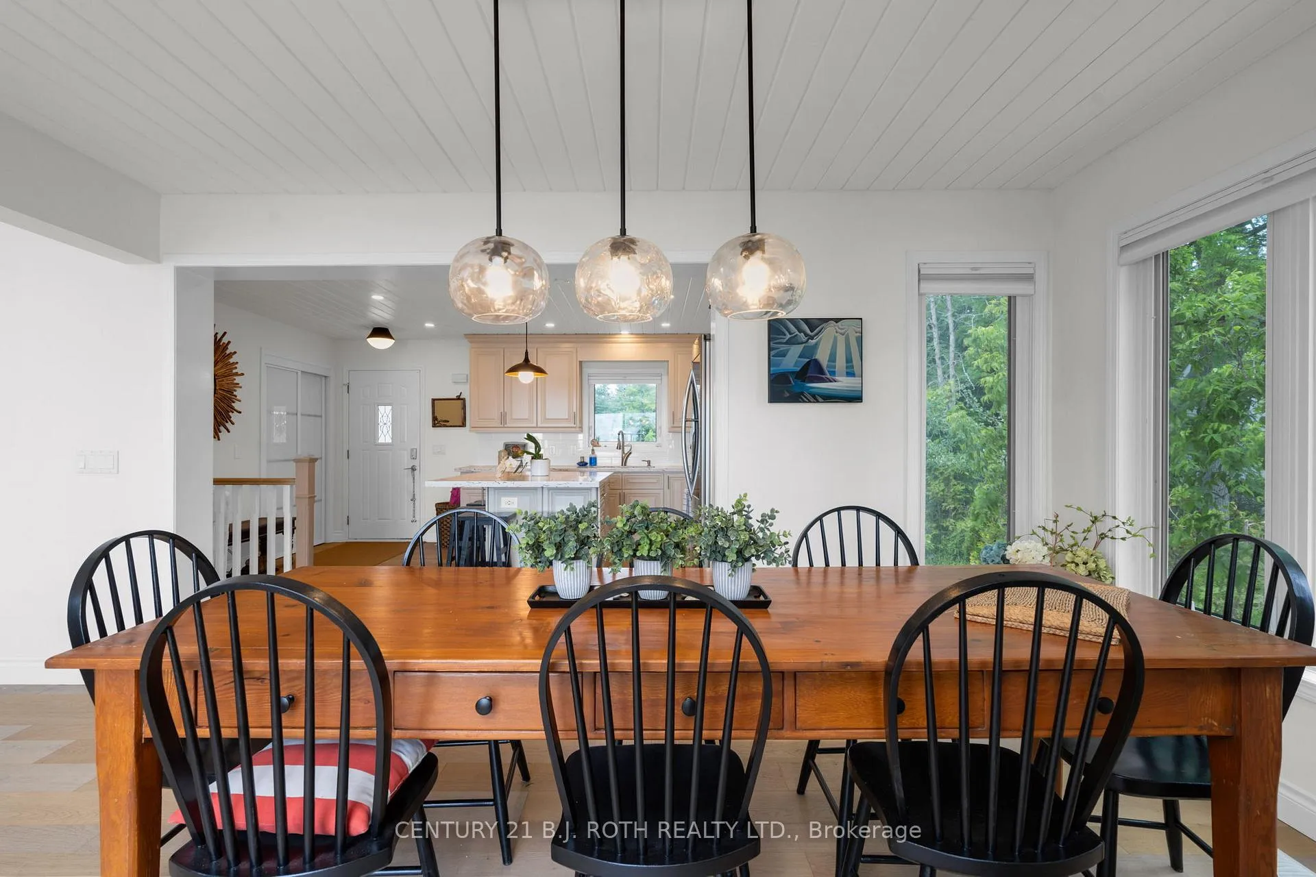 Photo 11 of 95 lakeshore Road E, Oro-Medonte, Rural Oro-Medonte — HOMEH