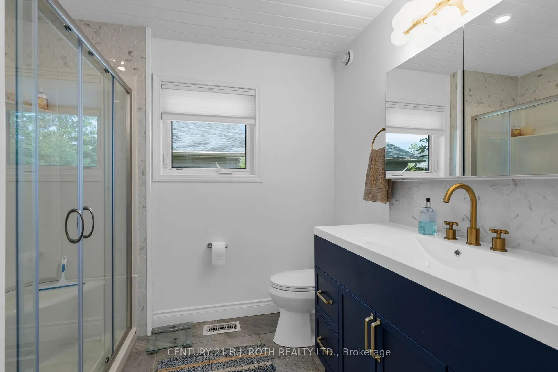 Photo 20 of 95 lakeshore Road E, Oro-Medonte, Rural Oro-Medonte — HOMEH