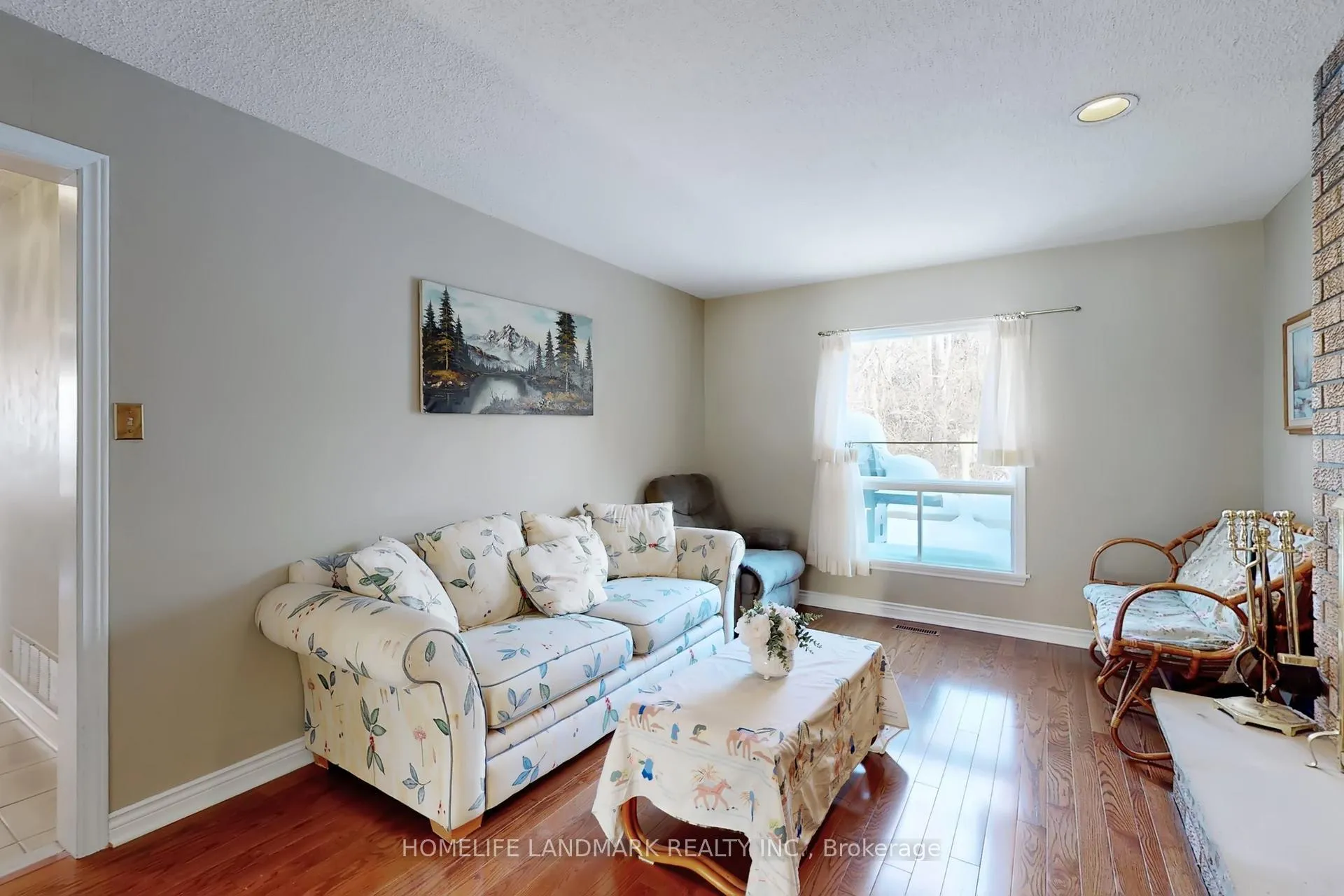 Photo 9 of 16 Willis Drive, Aurora, Aurora Highlands — HOMEH