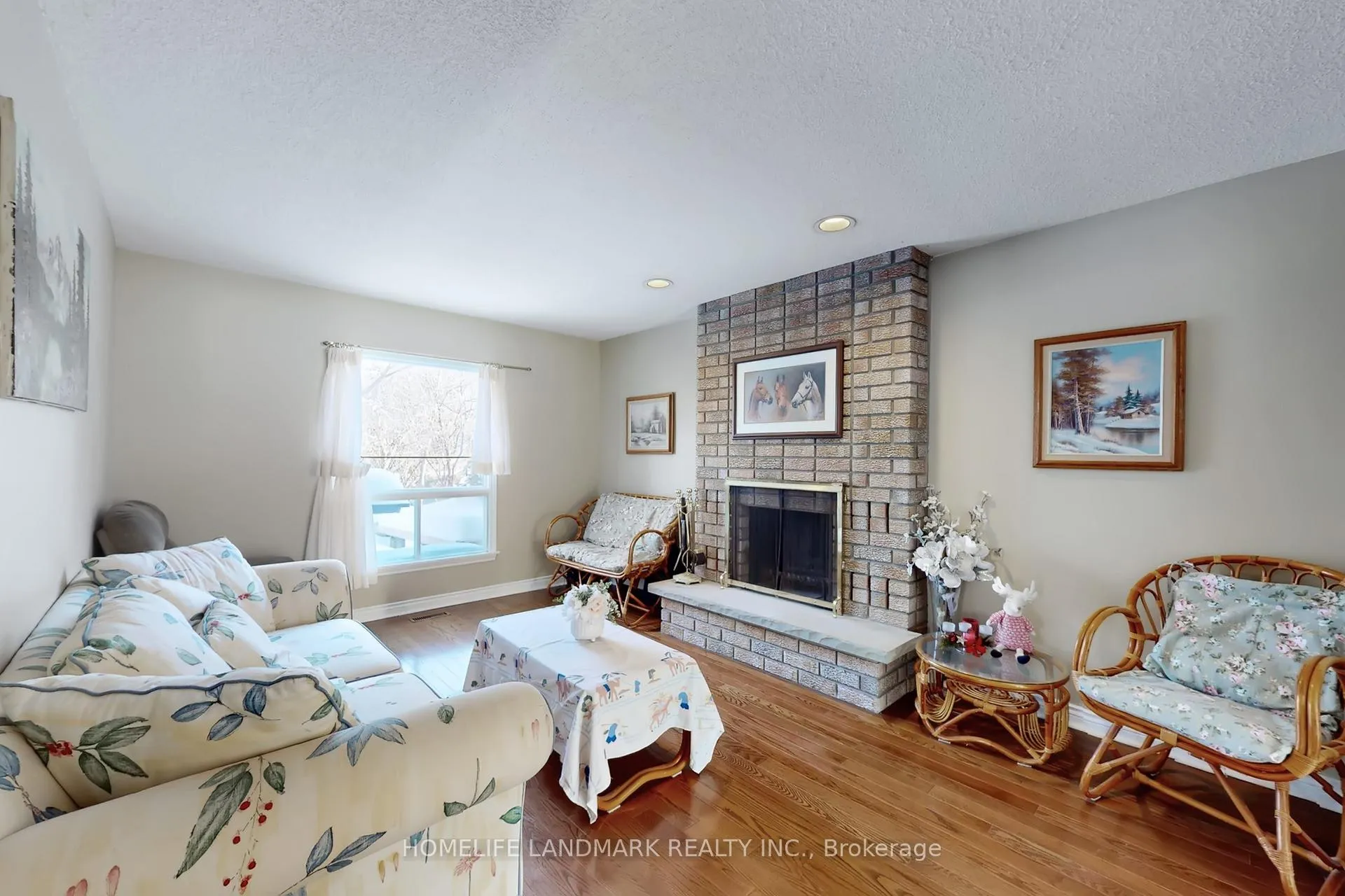 Photo 10 of 16 Willis Drive, Aurora, Aurora Highlands — HOMEH