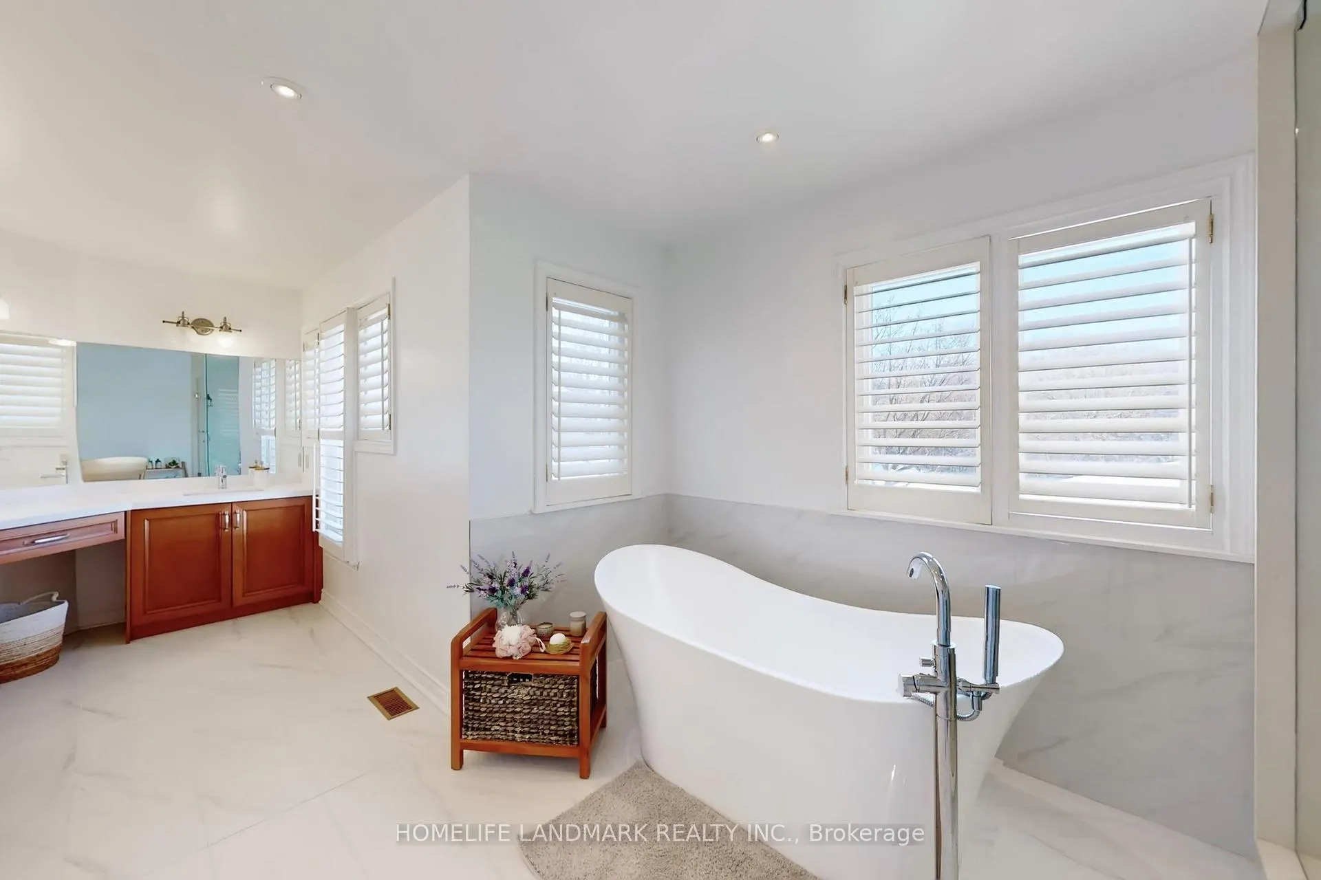 Photo 24 of 16 Willis Drive, Aurora, Aurora Highlands — HOMEH