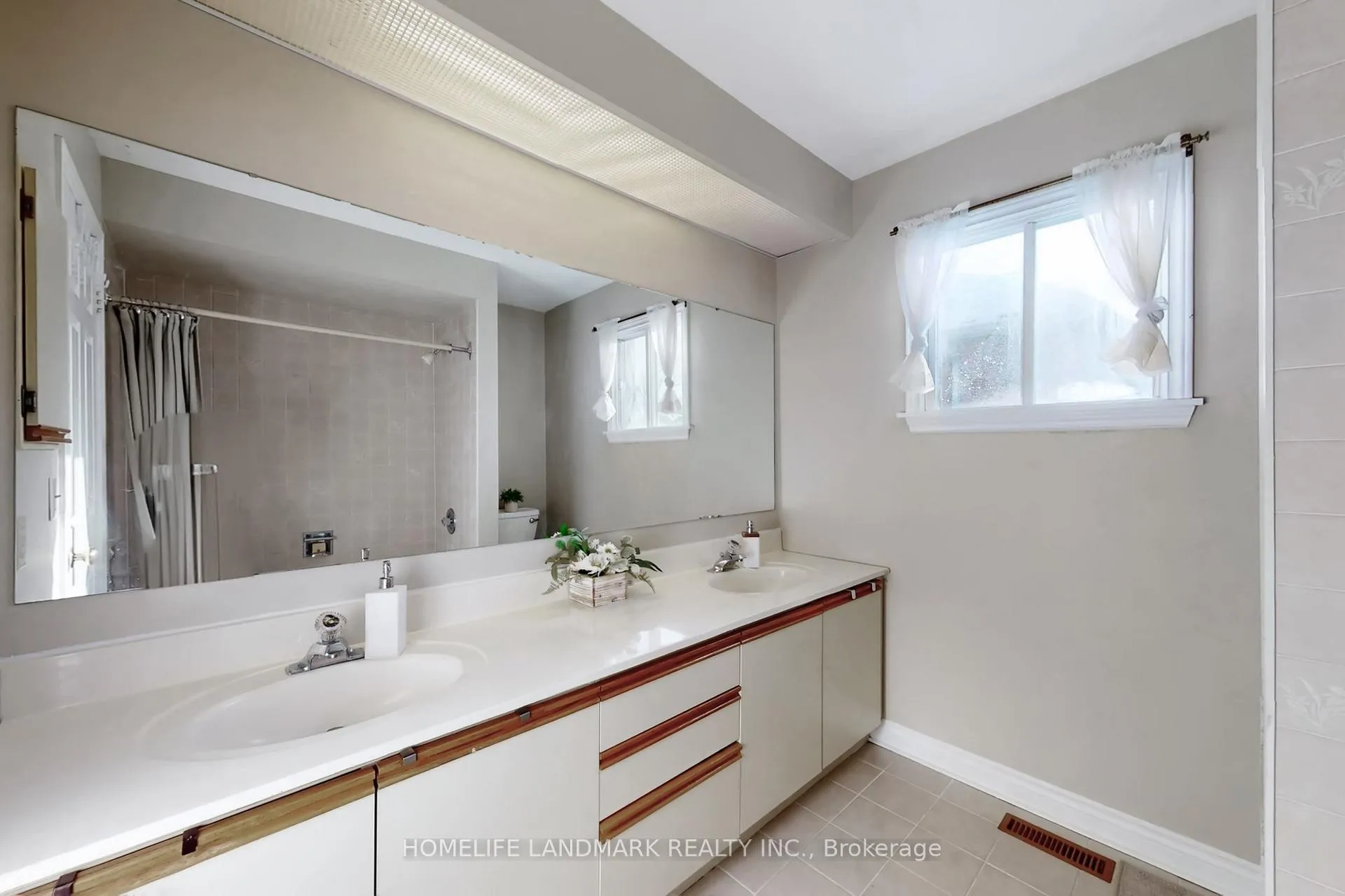 Photo 28 of 16 Willis Drive, Aurora, Aurora Highlands — HOMEH
