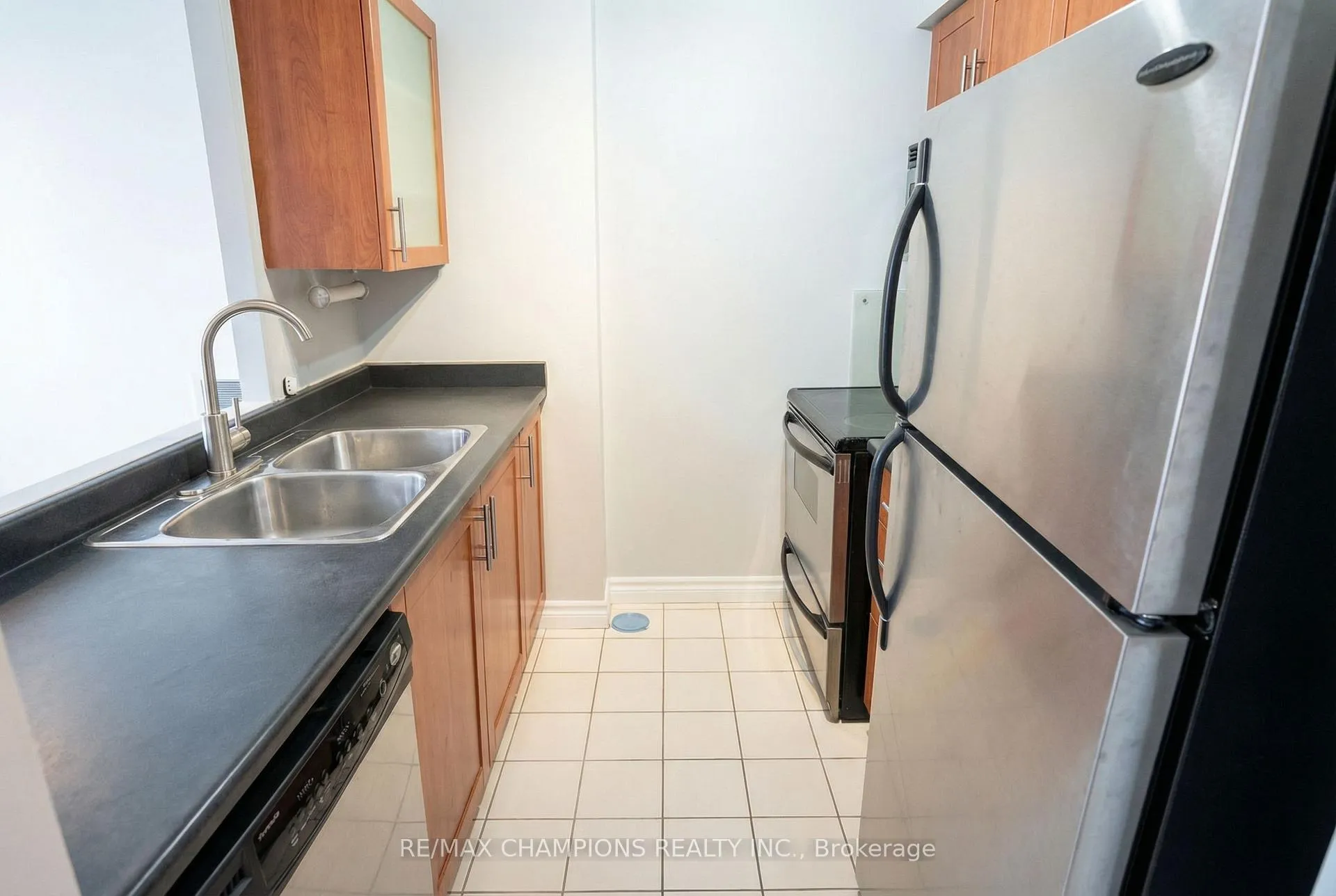 Photo 3 of Unit 1101, 117 Gerrard Street, Toronto, Church-Yonge Corridor — HOMEH