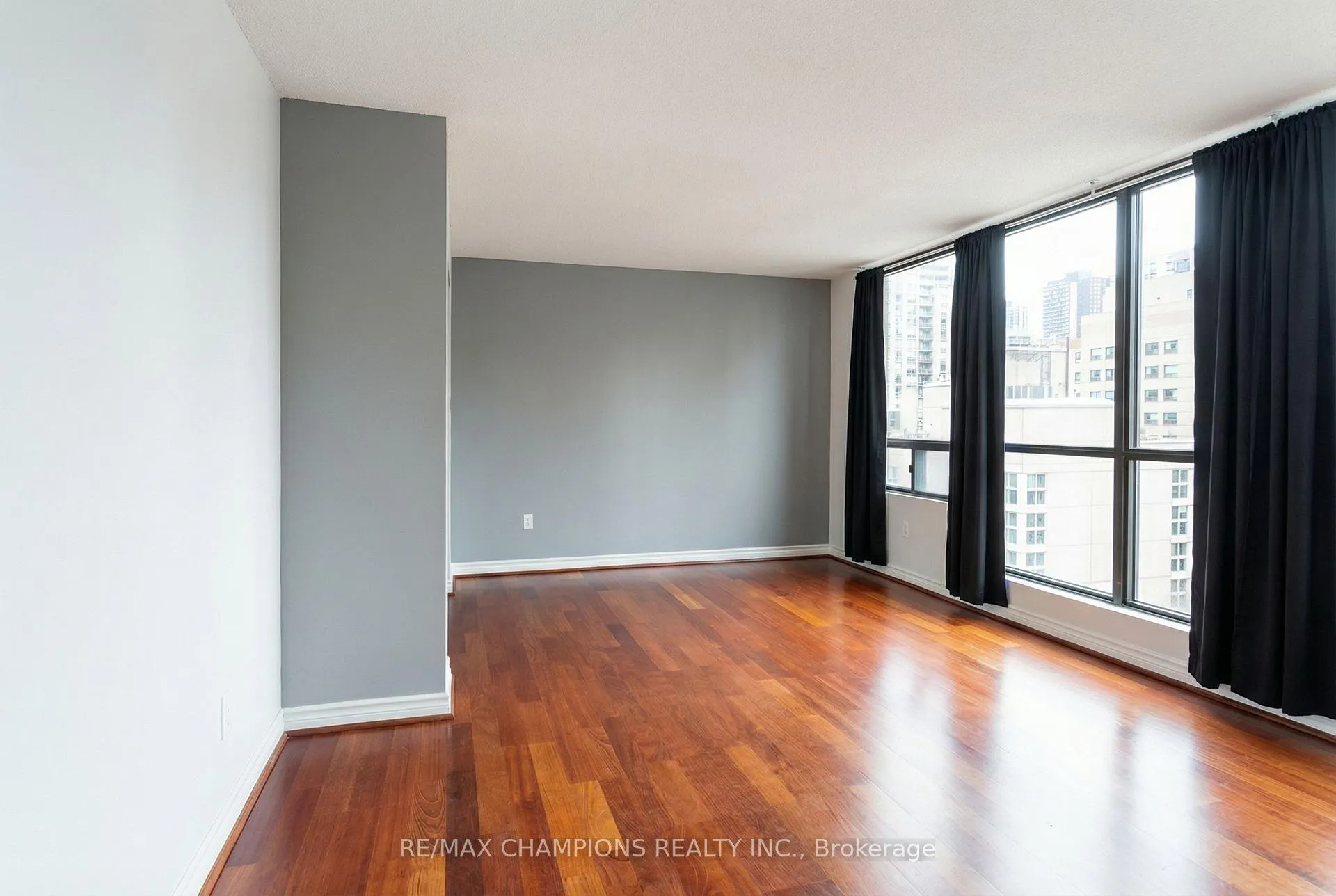 Photo 5 of Unit 1101, 117 Gerrard Street, Toronto, Church-Yonge Corridor — HOMEH