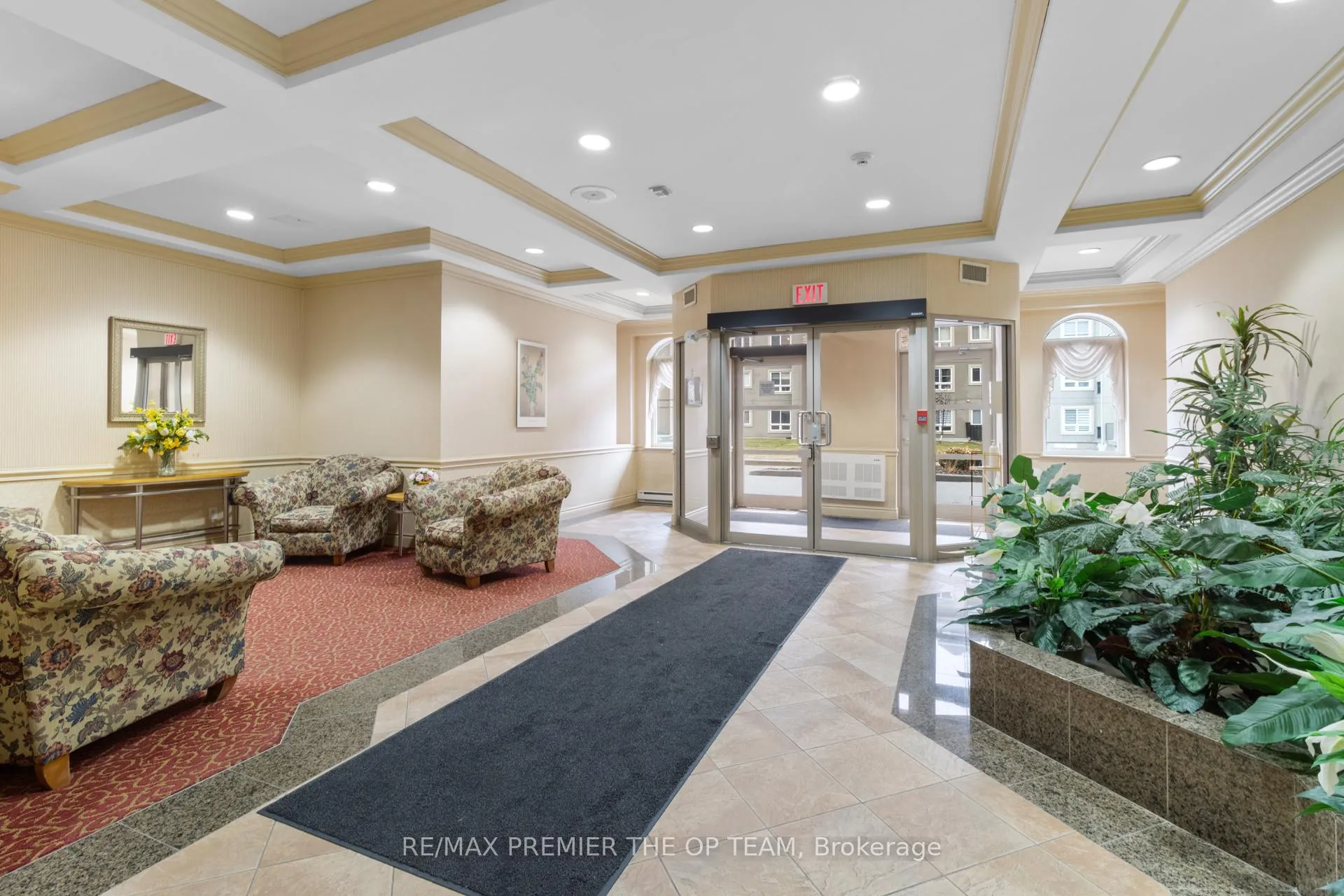 Photo 5 of Unit 403, 7 Dayspring Circle, Brampton, Goreway Drive Corridor — HOMEH