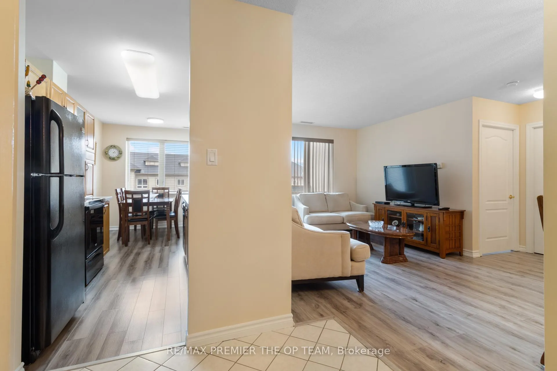 Photo 8 of Unit 403, 7 Dayspring Circle, Brampton, Goreway Drive Corridor — HOMEH