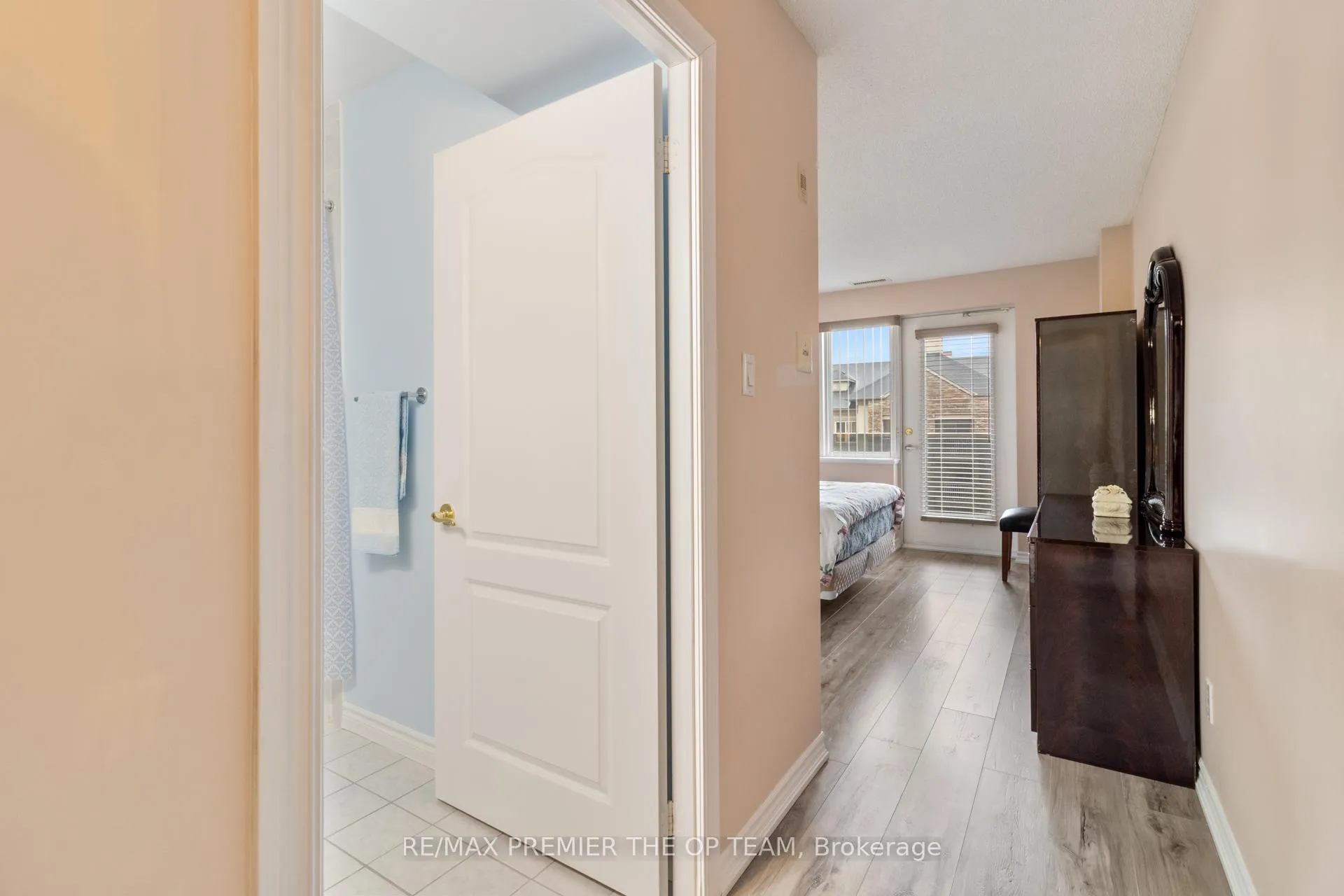 Photo 10 of Unit 403, 7 Dayspring Circle, Brampton, Goreway Drive Corridor — HOMEH