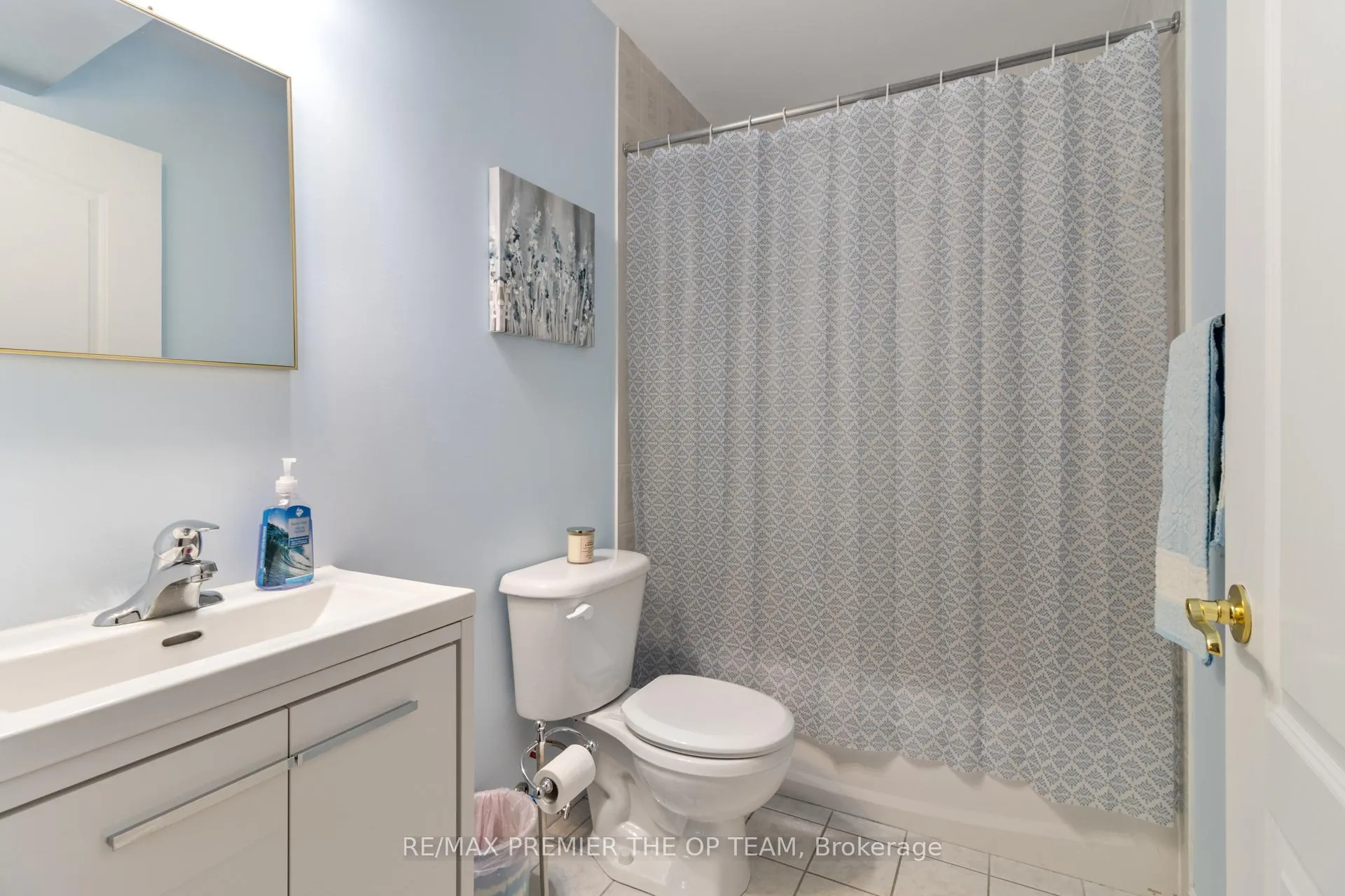 Photo 11 of Unit 403, 7 Dayspring Circle, Brampton, Goreway Drive Corridor — HOMEH