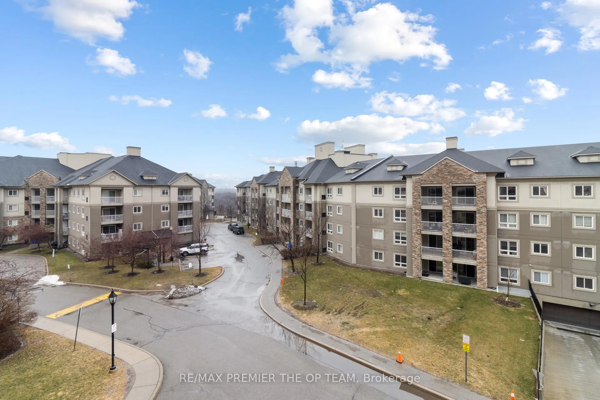Photo 17 of Unit 403, 7 Dayspring Circle, Brampton, Goreway Drive Corridor — HOMEH