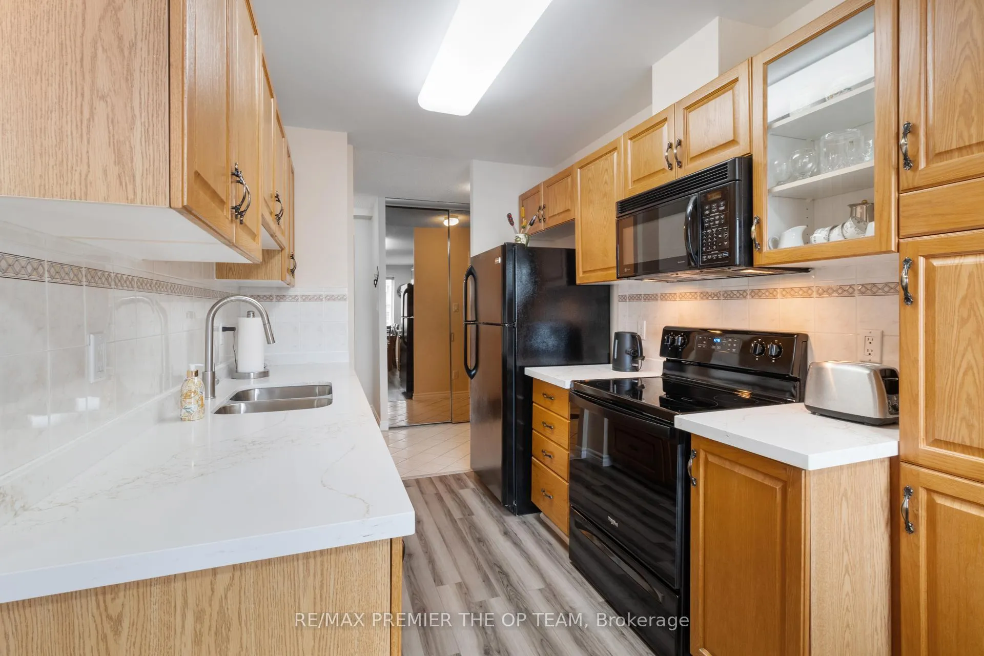 Photo 25 of Unit 403, 7 Dayspring Circle, Brampton, Goreway Drive Corridor — HOMEH