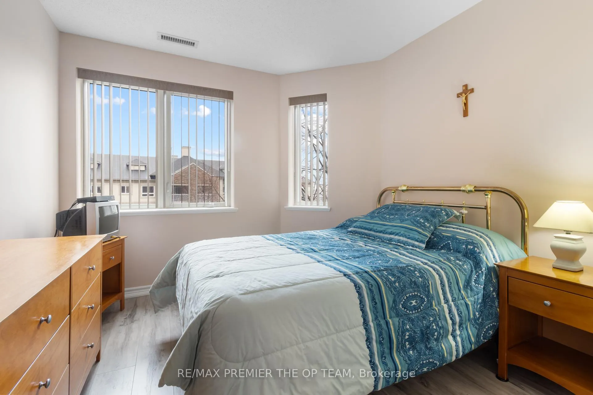 Photo 33 of Unit 403, 7 Dayspring Circle, Brampton, Goreway Drive Corridor — HOMEH