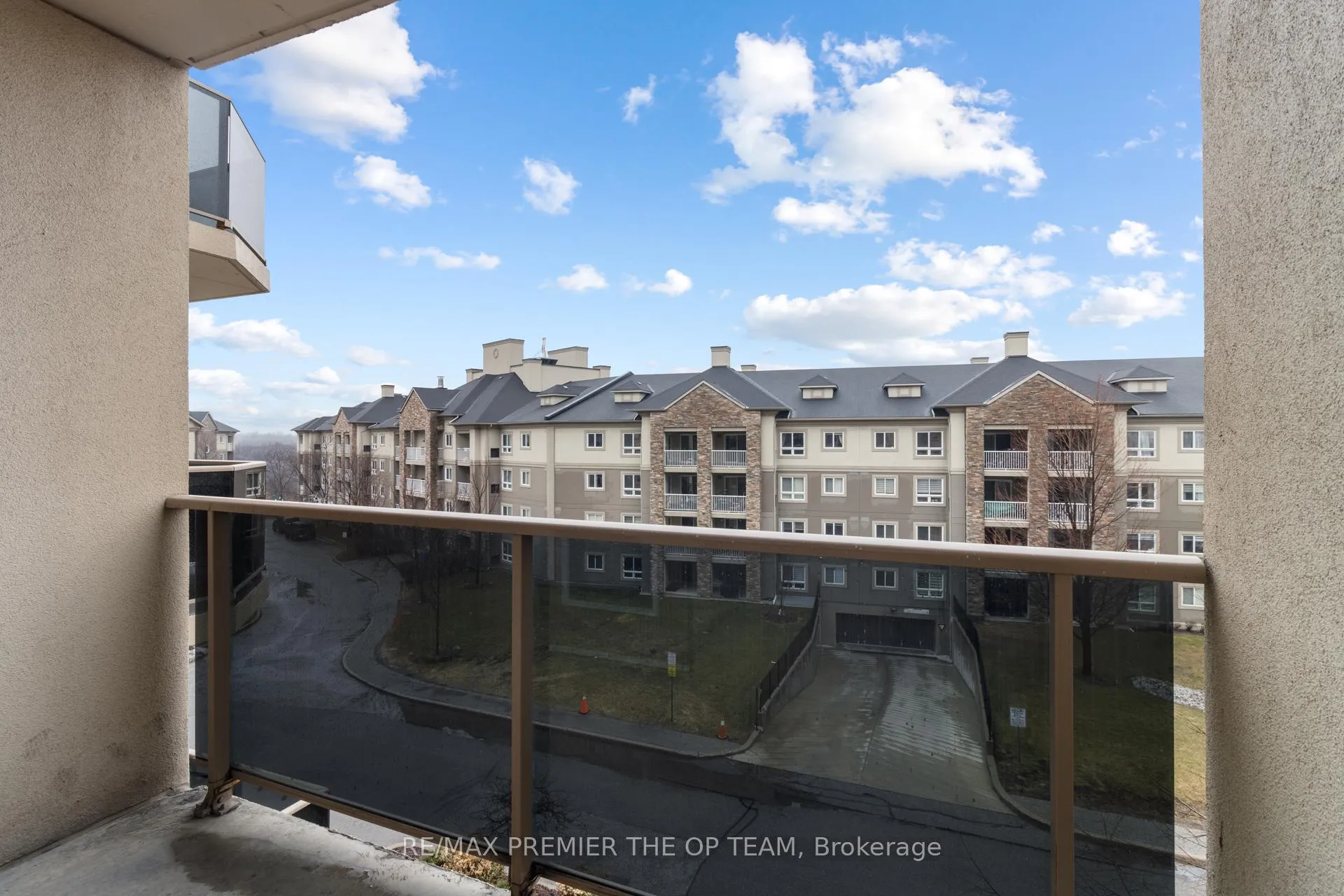 Photo 39 of Unit 403, 7 Dayspring Circle, Brampton, Goreway Drive Corridor — HOMEH