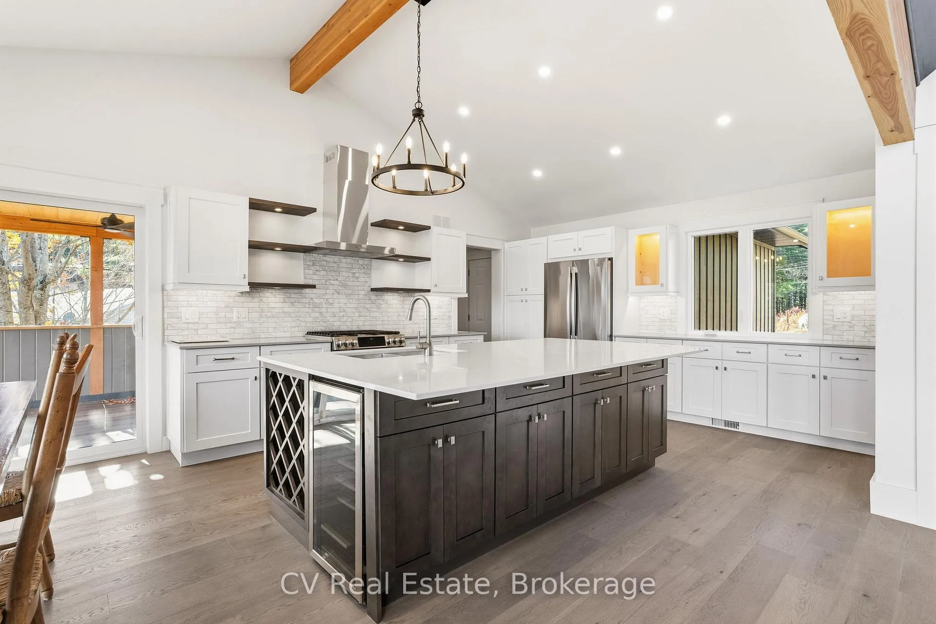 Photo 5 of 1111 Lakeshore Drive, Gravenhurst, Muskoka (S) — HOMEH