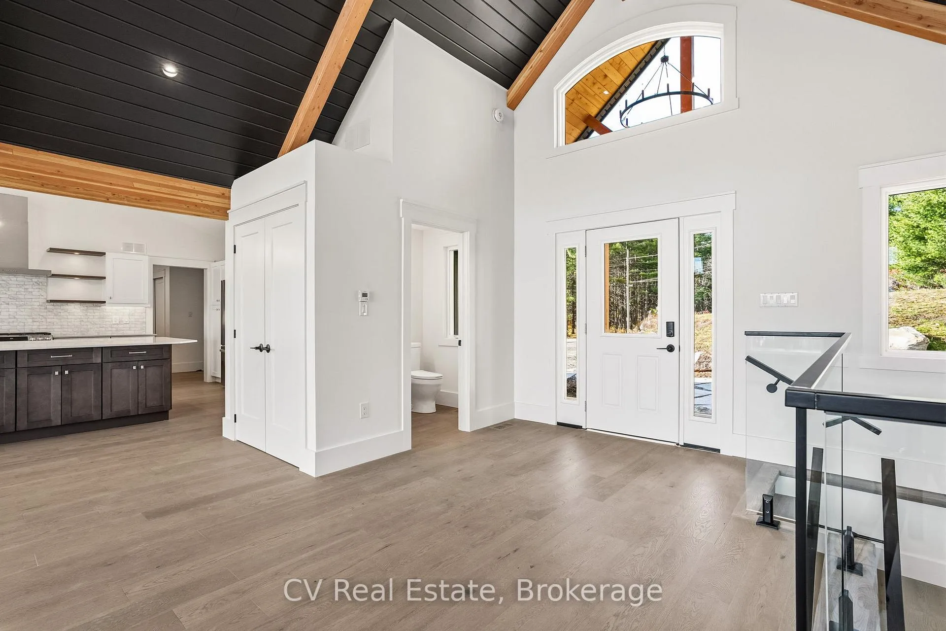 Photo 12 of 1111 Lakeshore Drive, Gravenhurst, Muskoka (S) — HOMEH