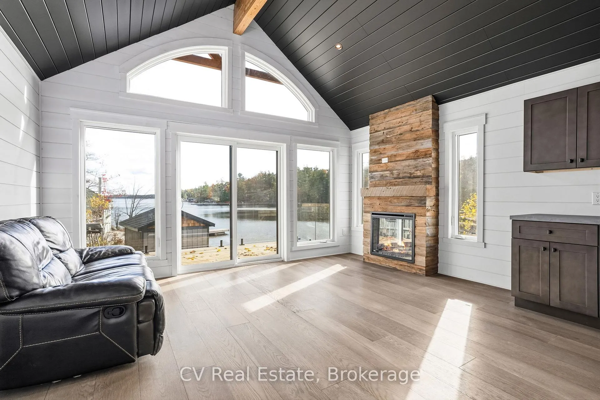 Photo 20 of 1111 Lakeshore Drive, Gravenhurst, Muskoka (S) — HOMEH