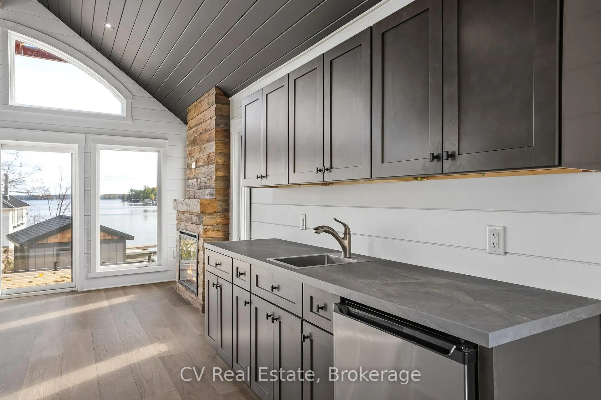 Photo 21 of 1111 Lakeshore Drive, Gravenhurst, Muskoka (S) — HOMEH